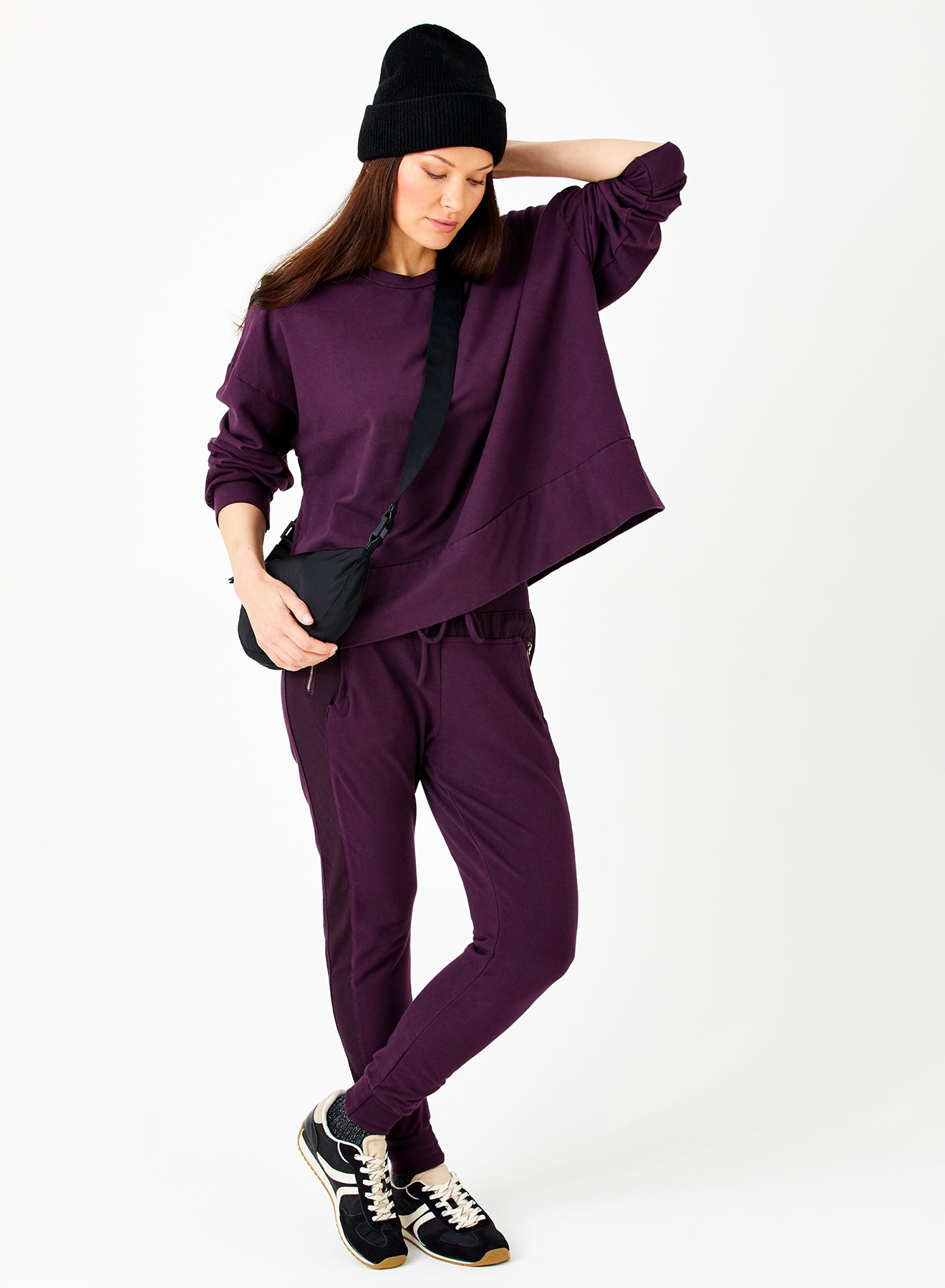 153 ULTIMATE JOGGERS