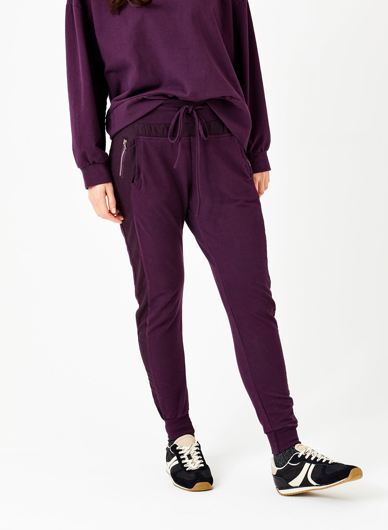 153 ULTIMATE JOGGERS