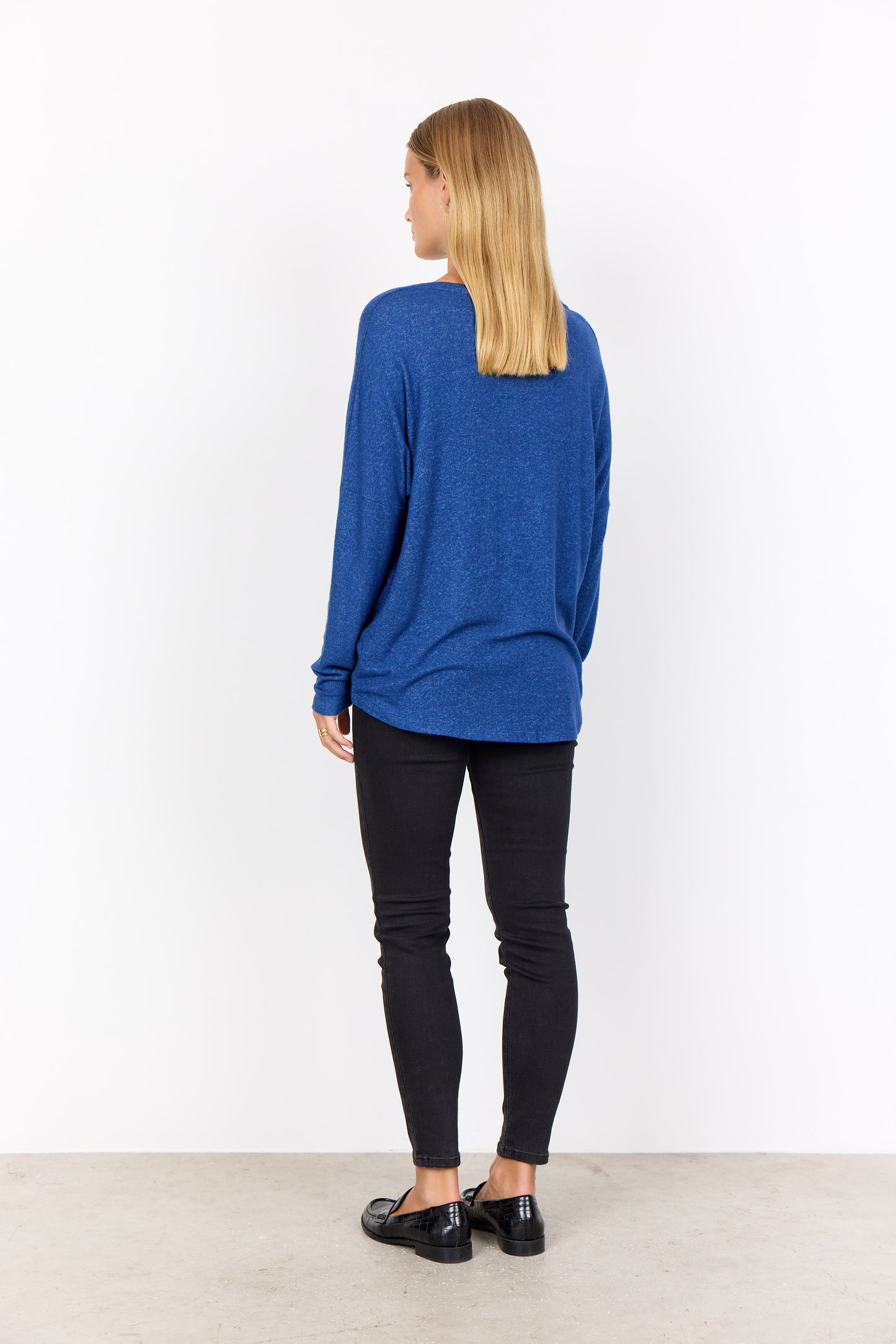 Biara Round Neck Long Sleeve Shirt
