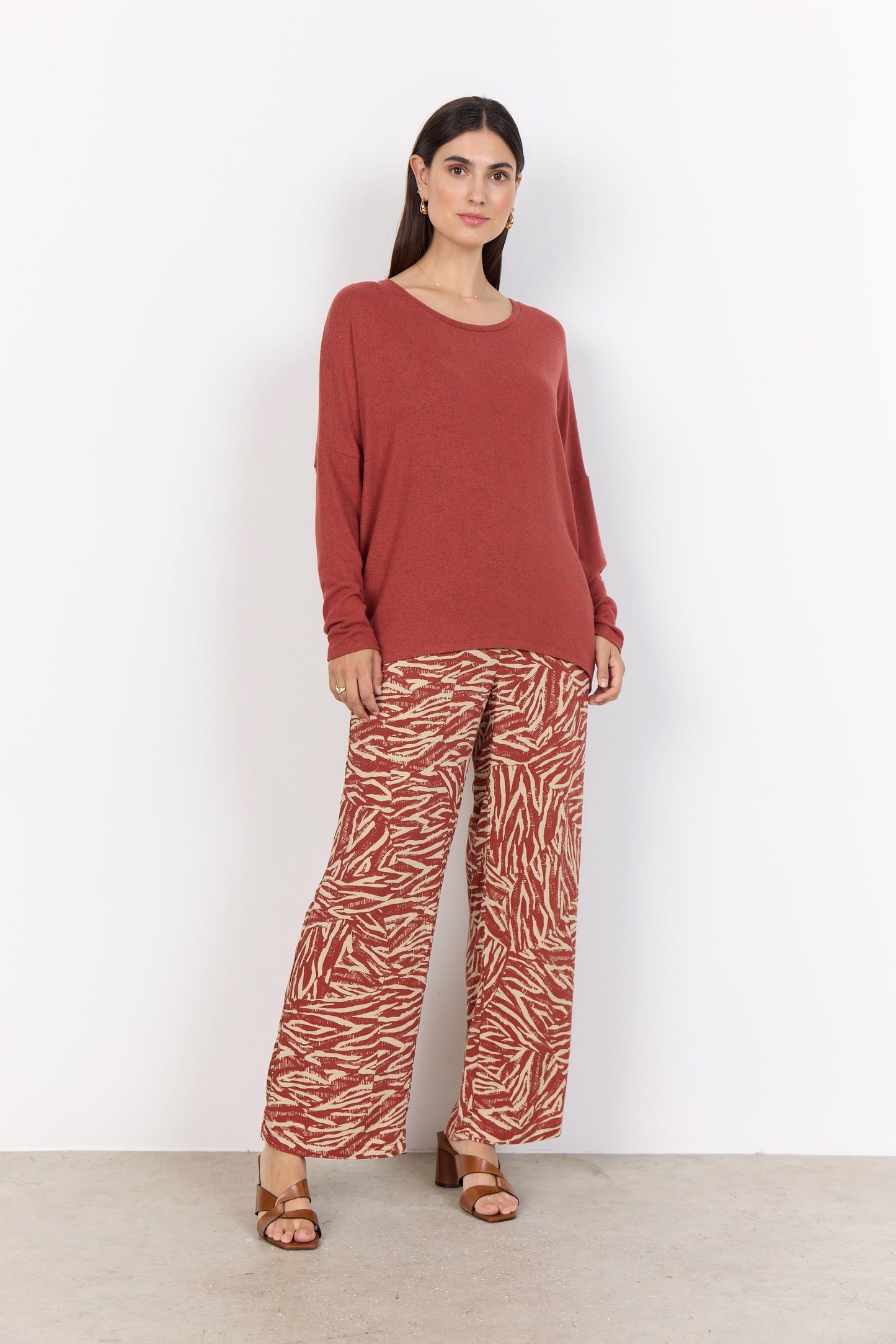 Biara Round Neck Long Sleeve Shirt