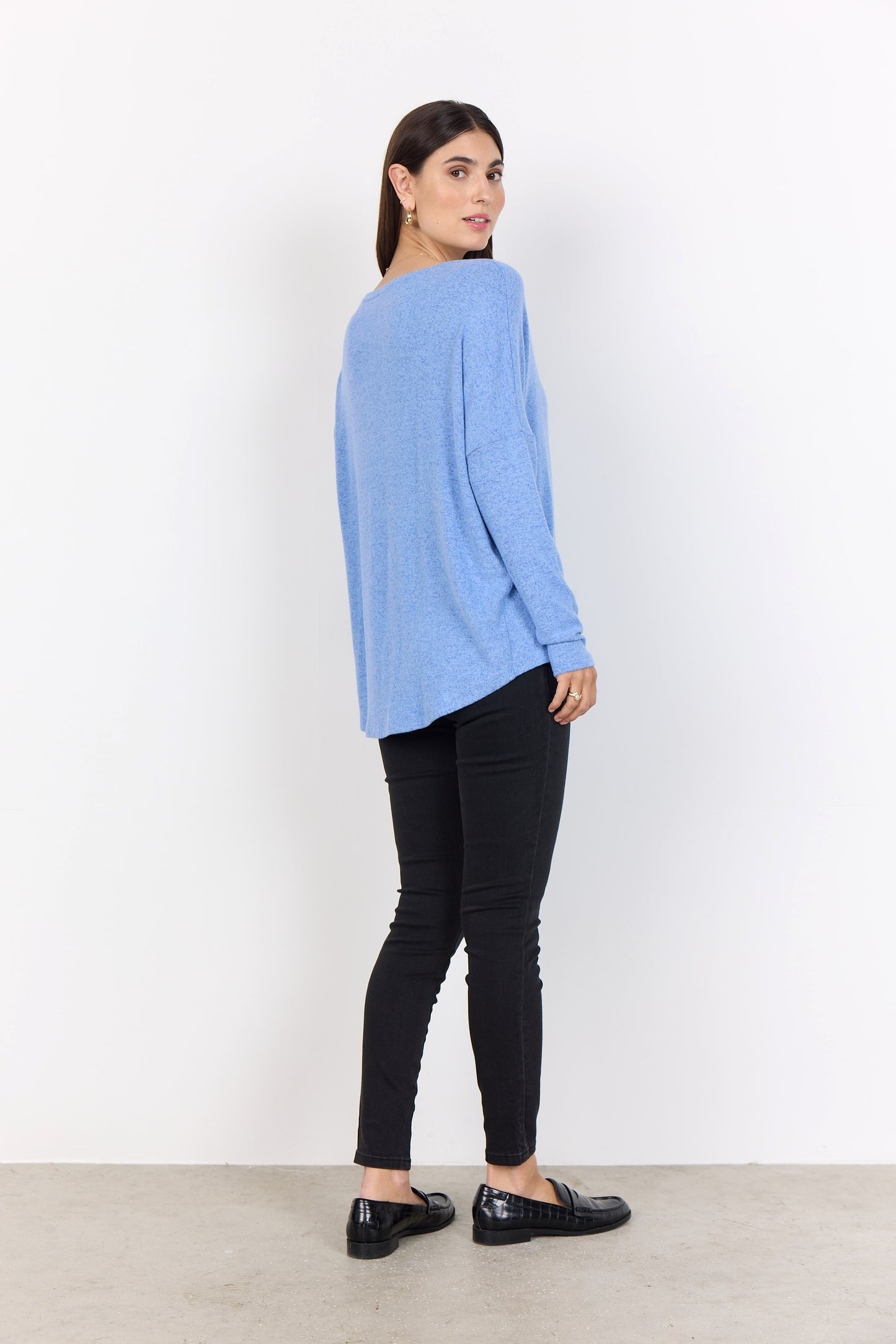 Biara Round Neck Long Sleeve Shirt