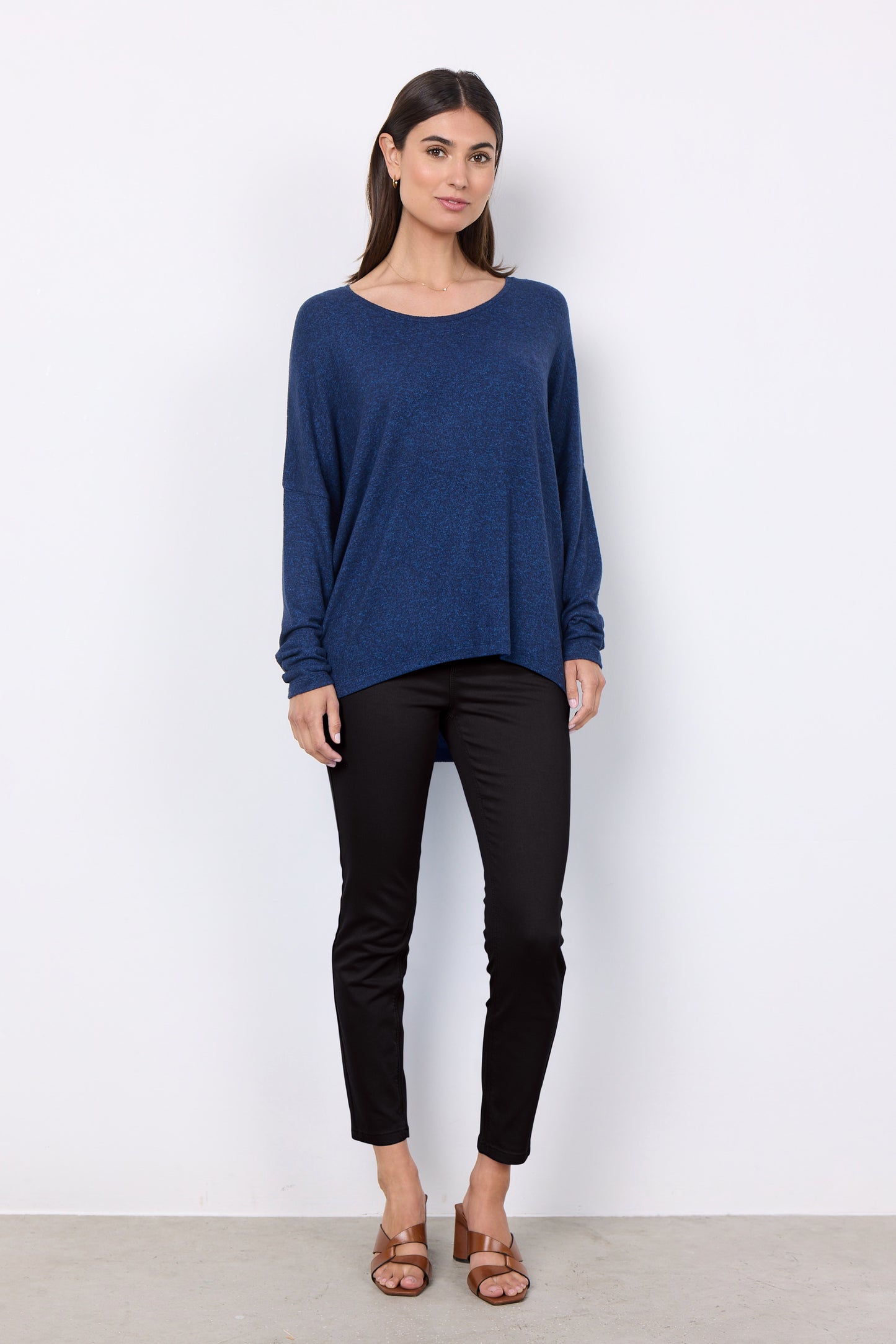 Biara Round Neck Long Sleeve Shirt