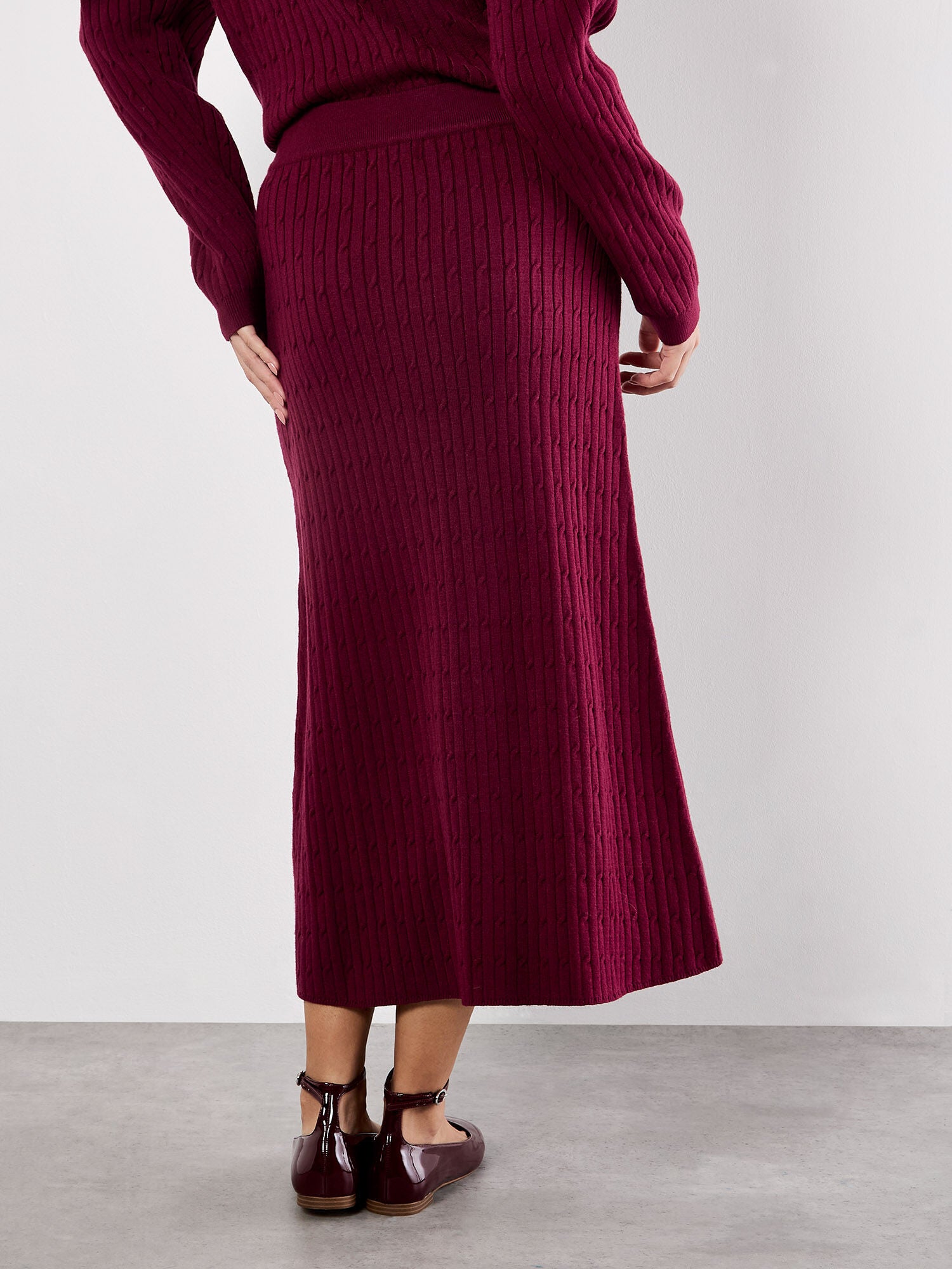 Fine Gauge Cable Knit Midi Skirt