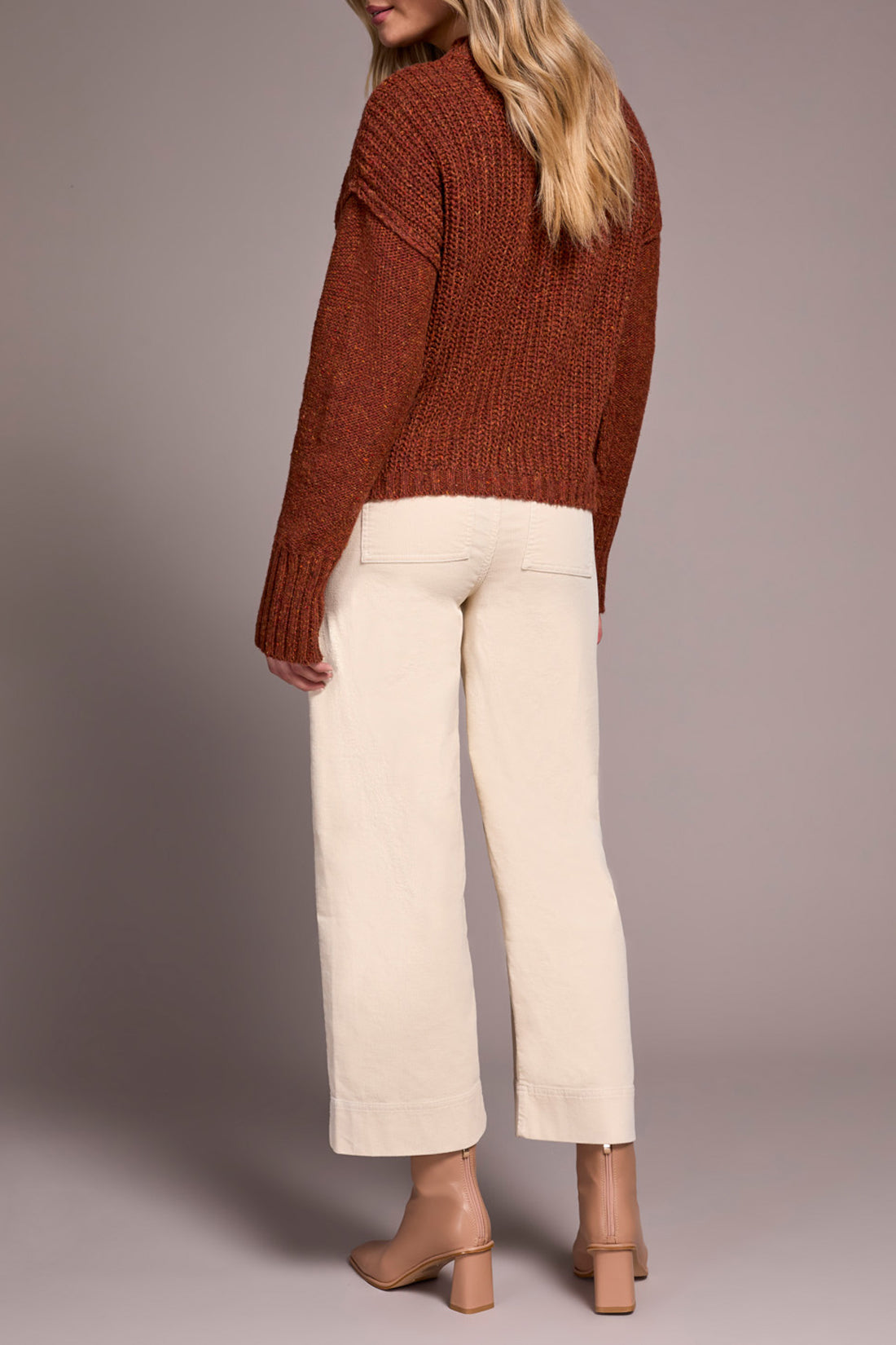 Crew Neck Sweater with Puff Sleeve