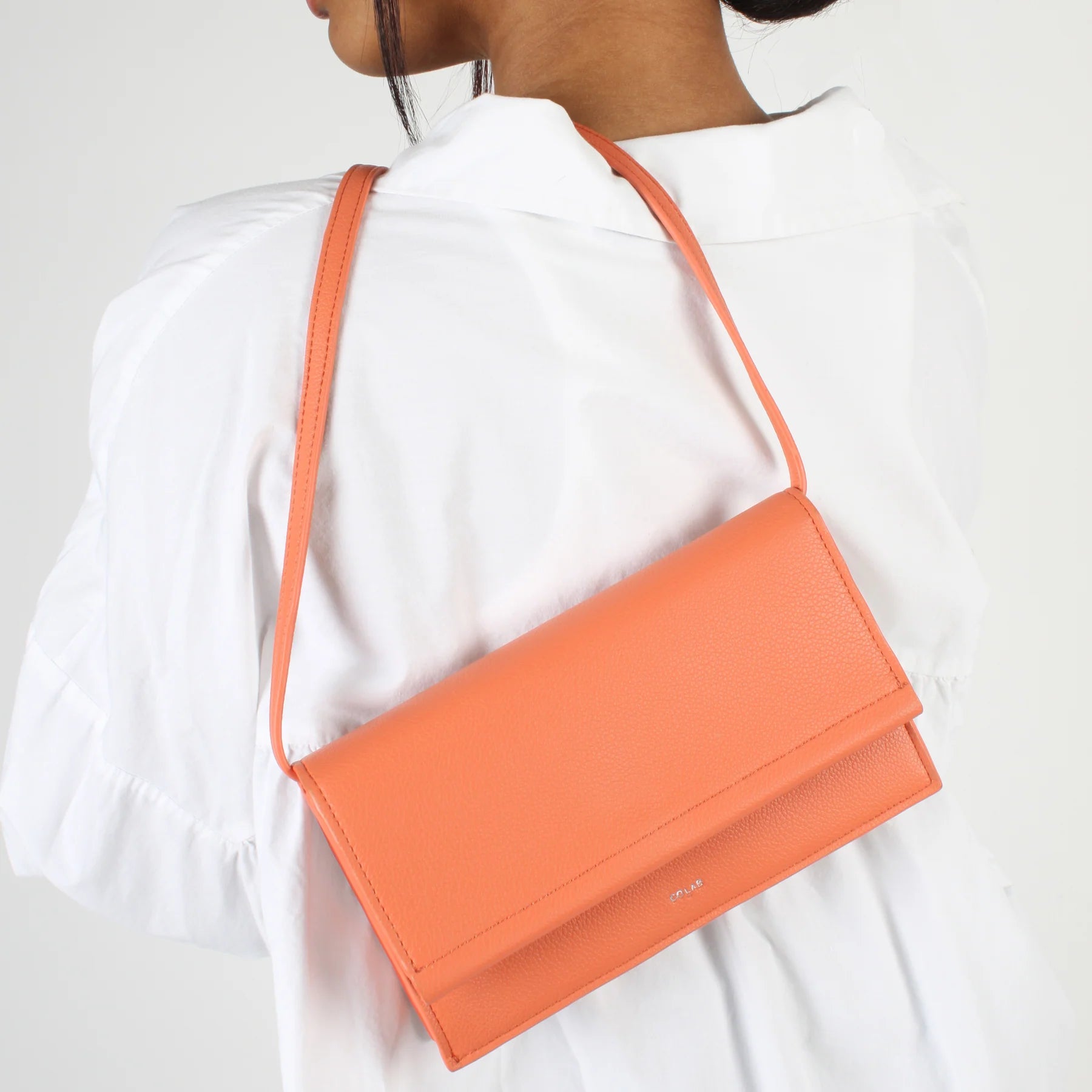 Kaia Organizer Clutch / Crossbody