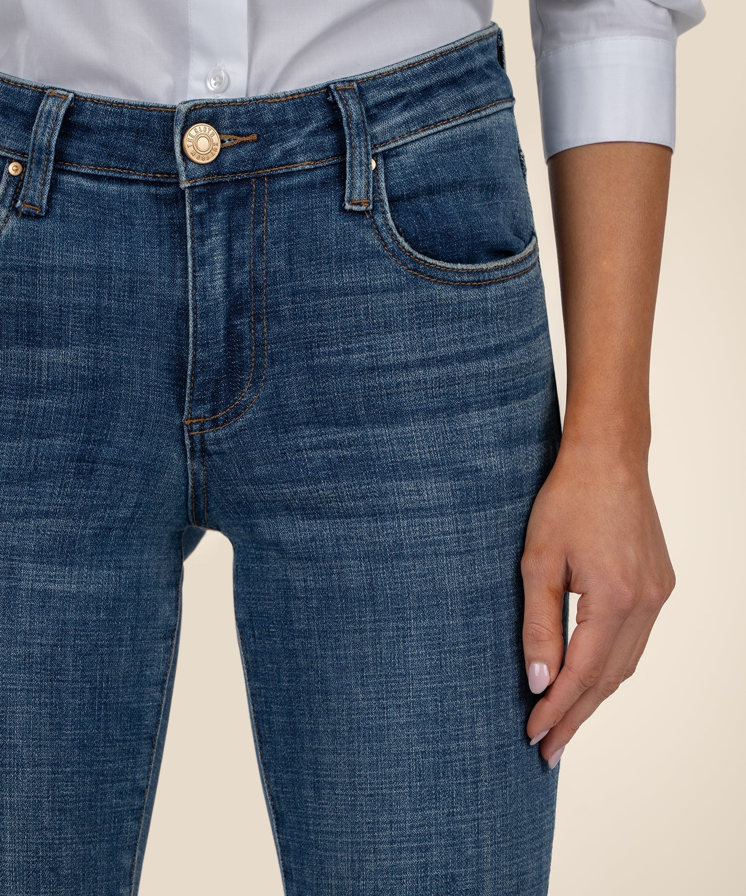 Amy Mid Rise Crop Straight Leg