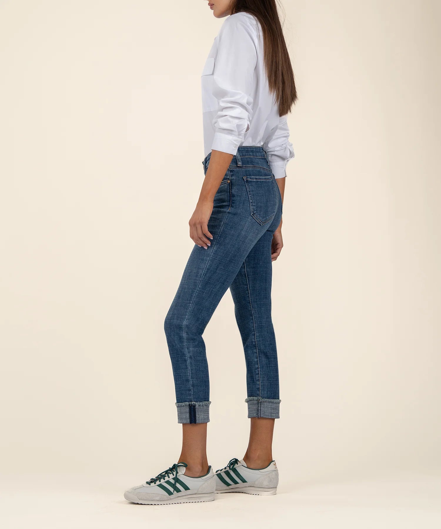 Amy Mid Rise Crop Straight Leg