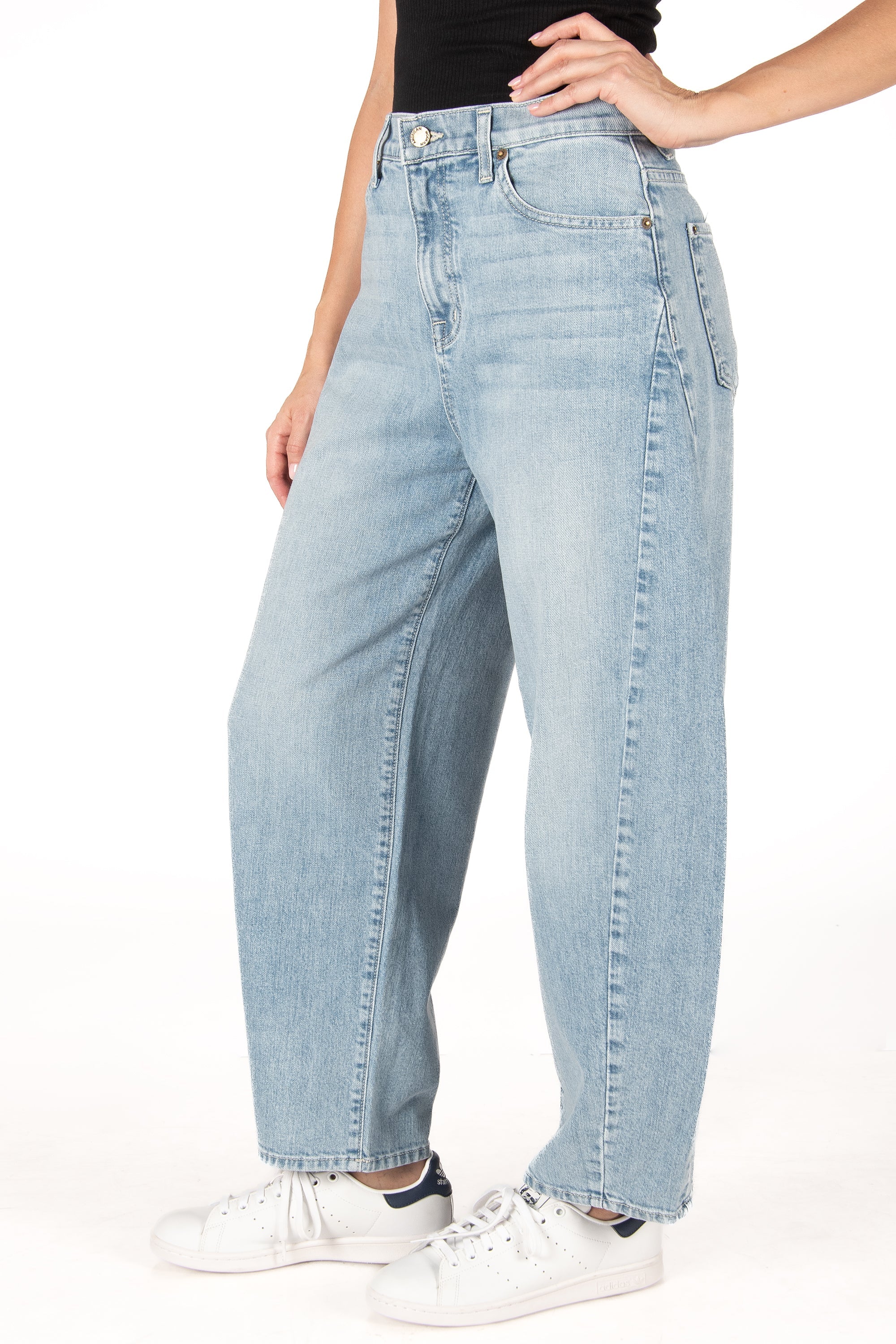 Daphne Ankle Barrel Jeans