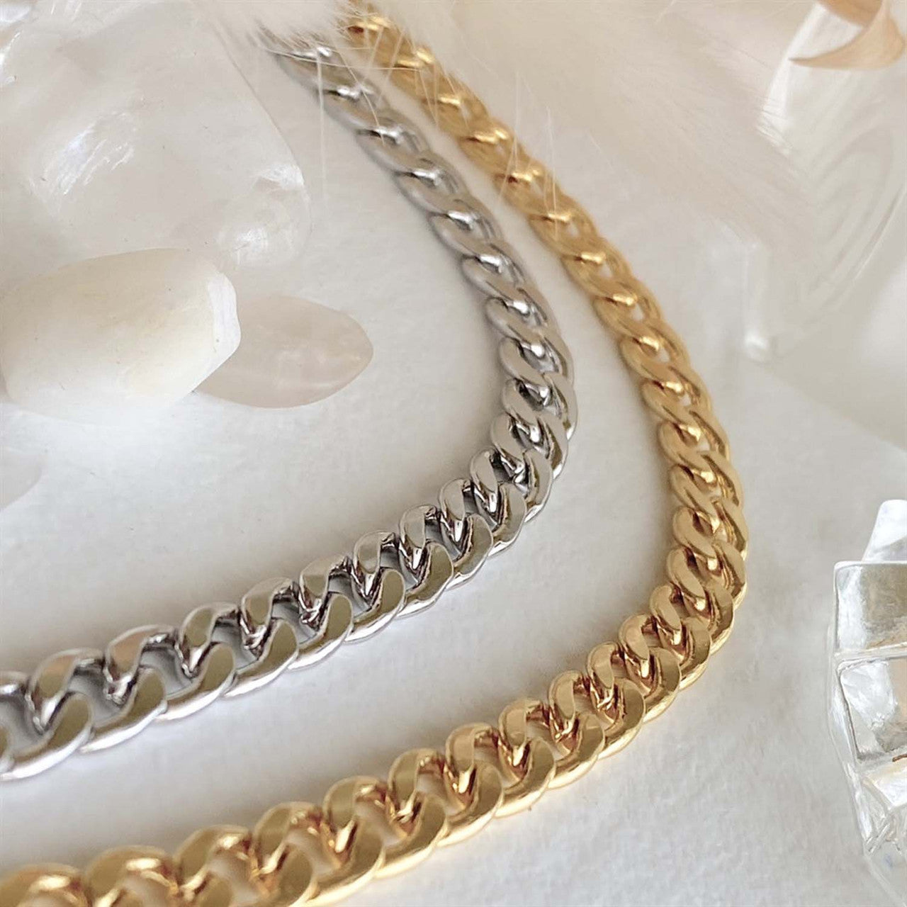 One Chain Large Link Chain Necklace