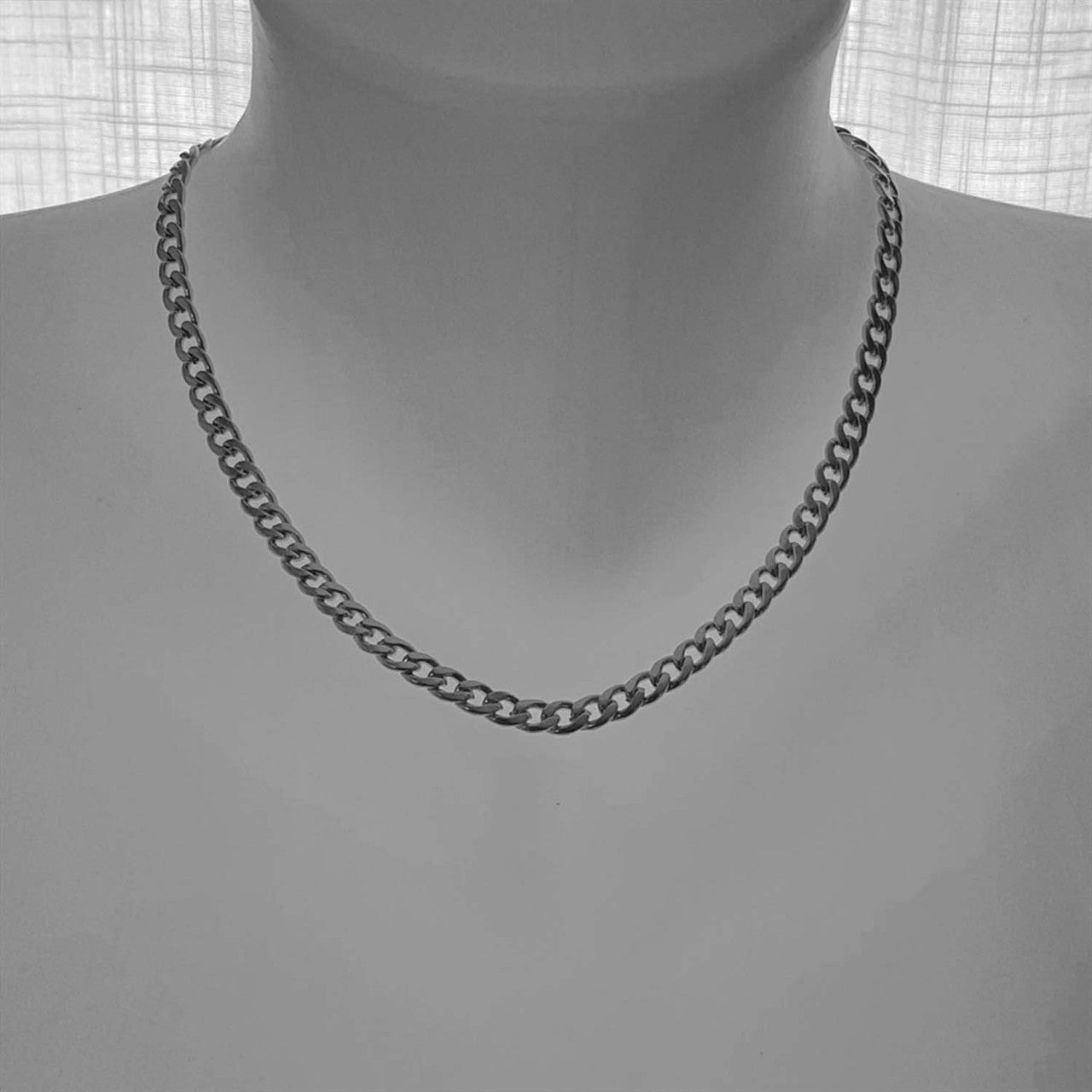 One Chain Large Link Chain Necklace