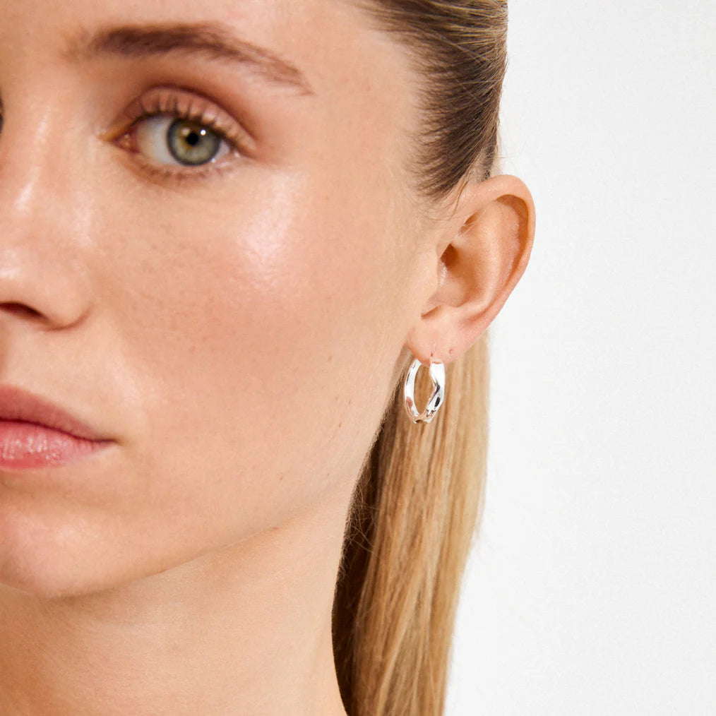 Ember Wavy Classic Hoop Earrings