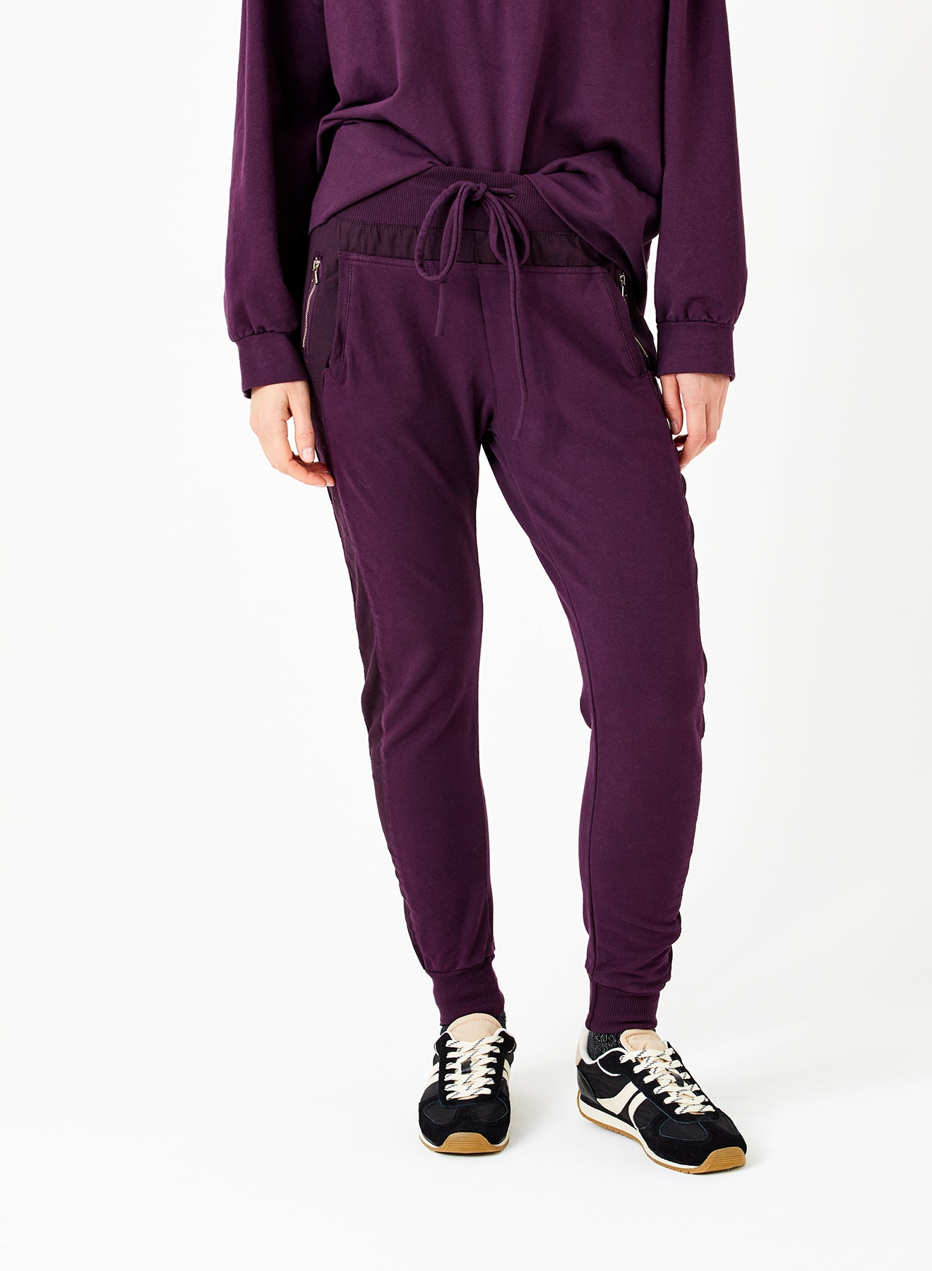 153 ULTIMATE JOGGERS