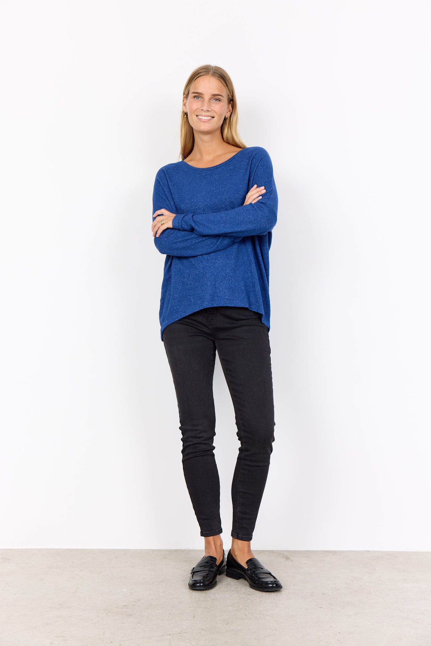 Biara Round Neck Long Sleeve Shirt