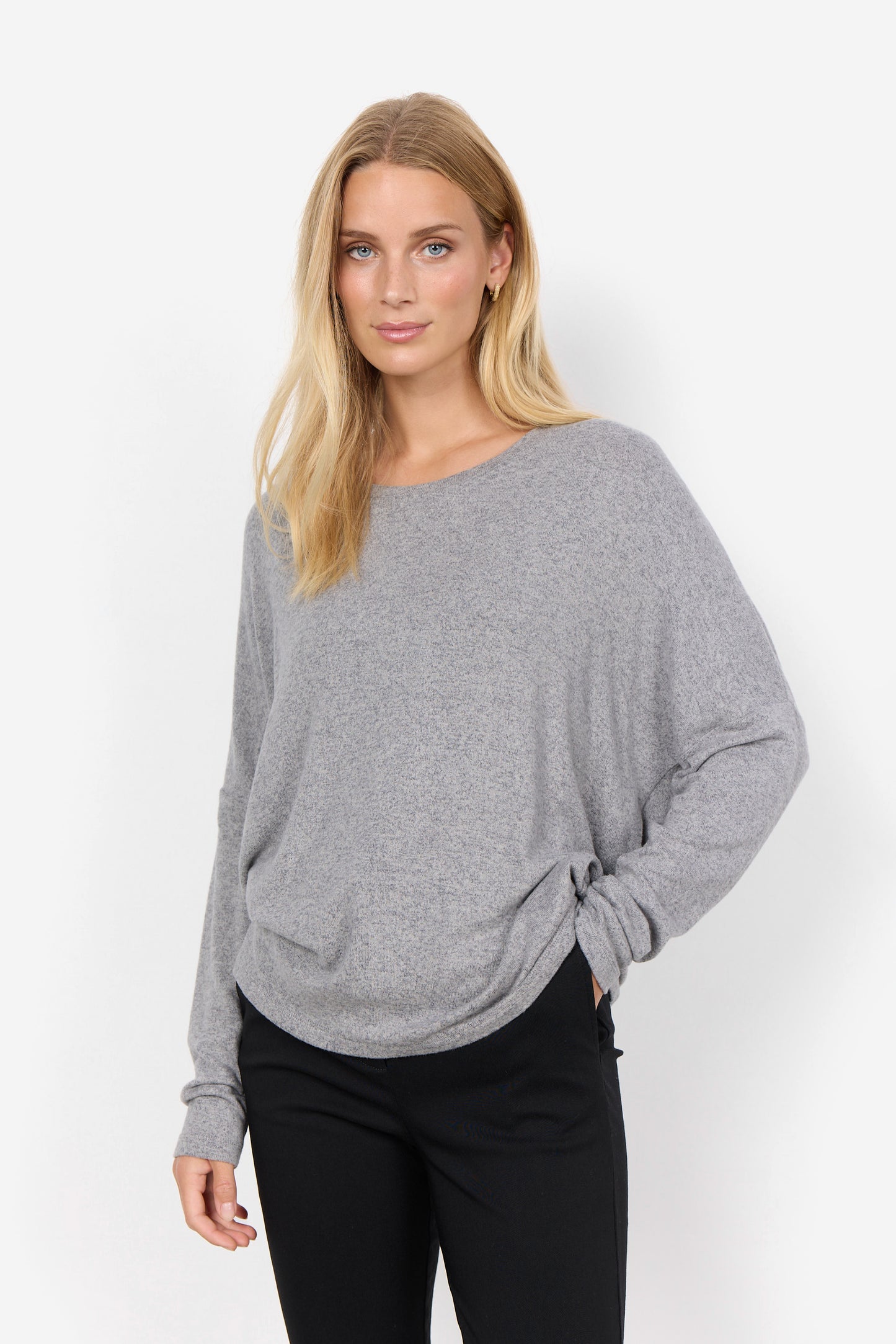 Biara Round Neck Long Sleeve Shirt