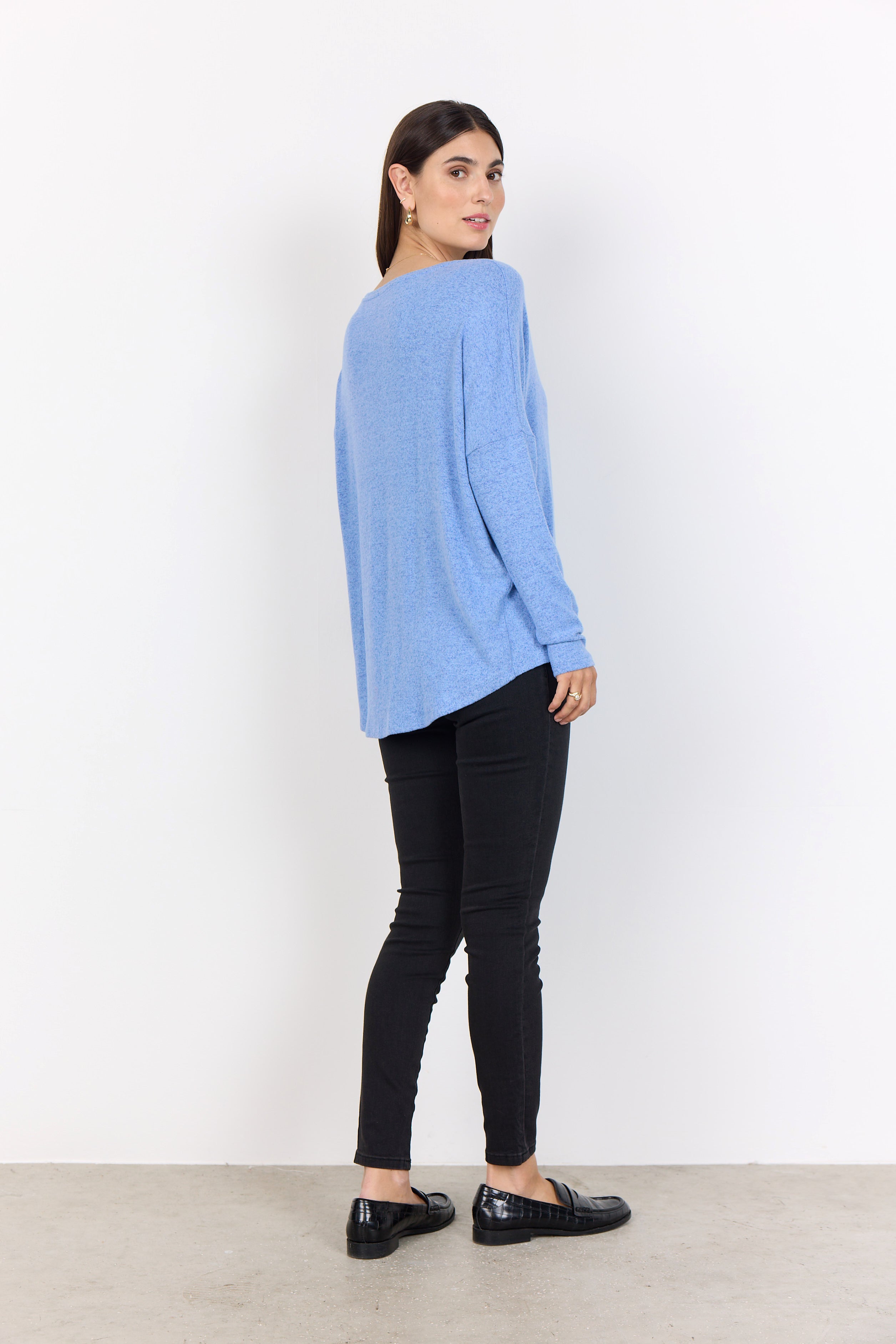 Biara Round Neck Long Sleeve Shirt