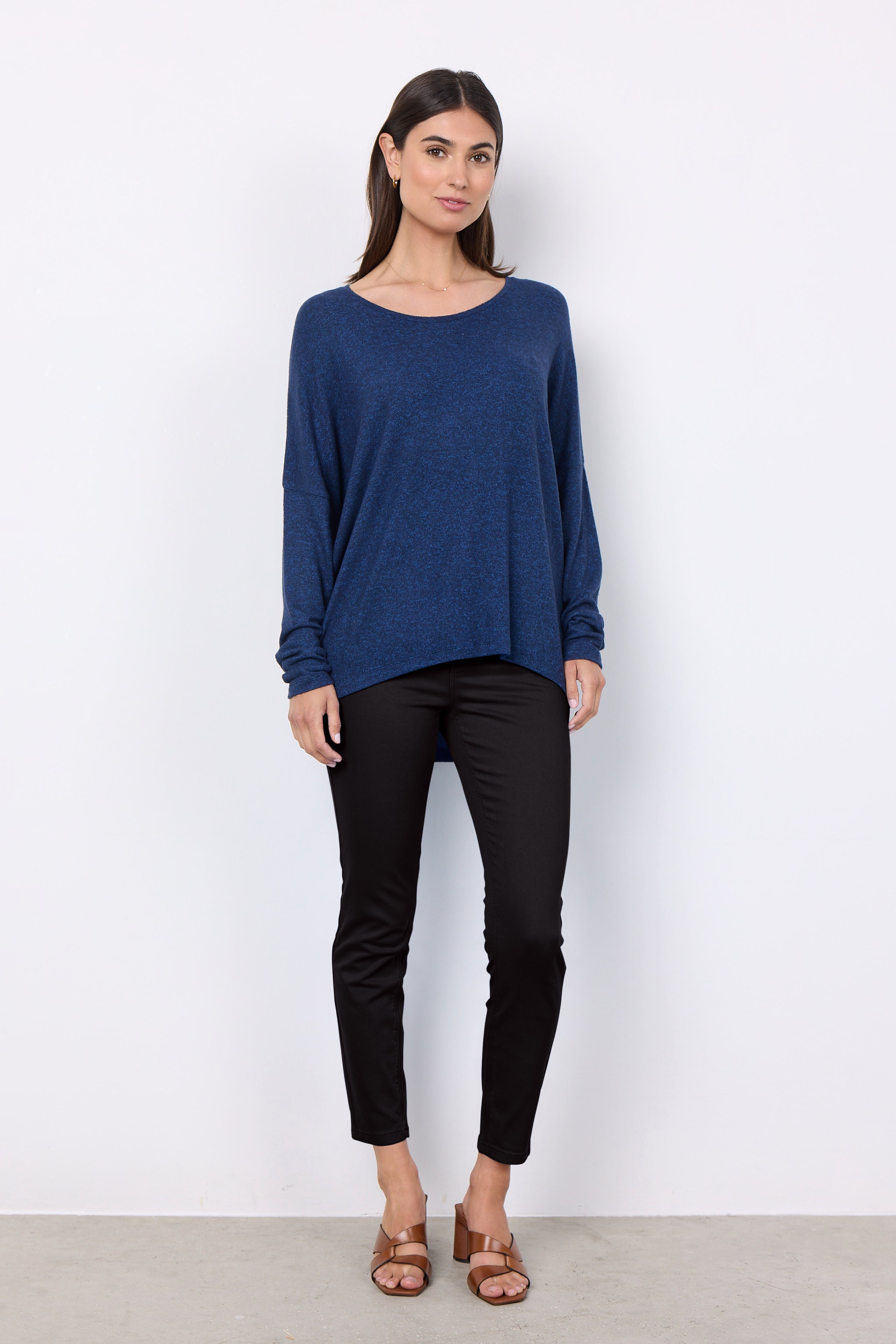 Biara Round Neck Long Sleeve Shirt