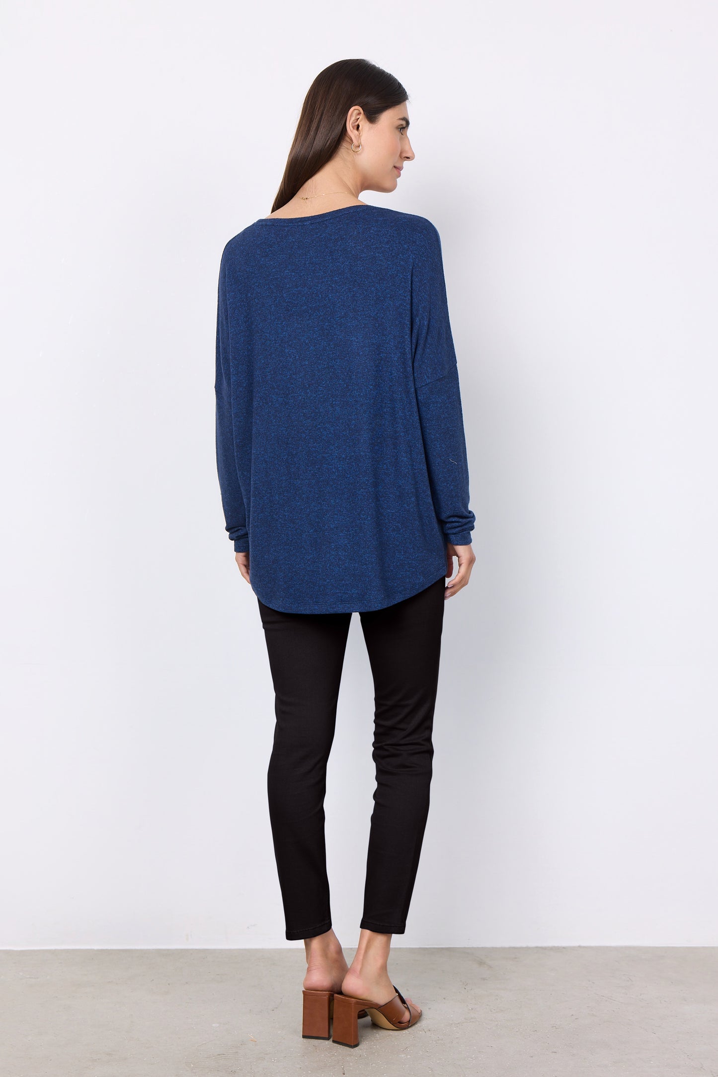 Biara Round Neck Long Sleeve Shirt