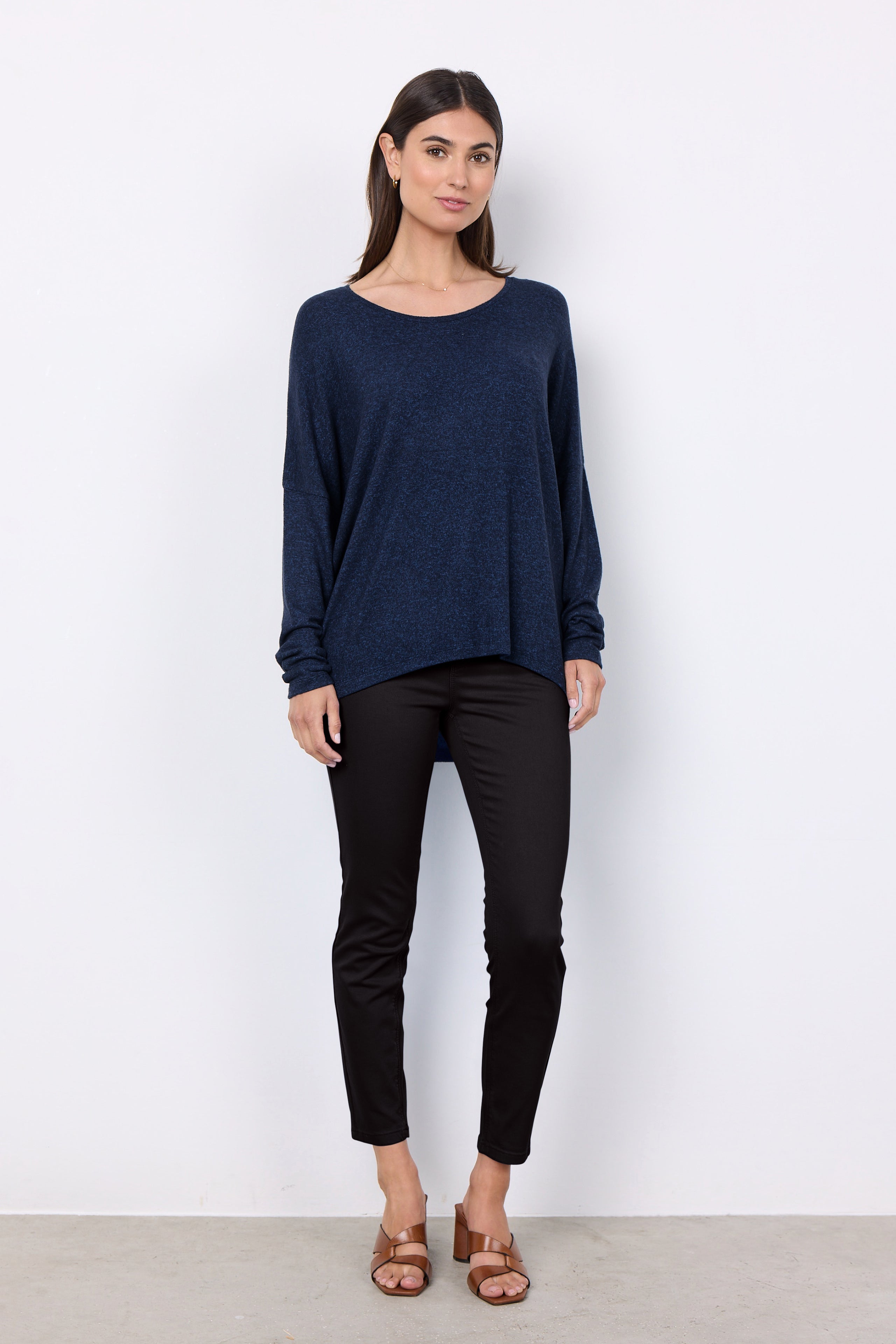 Biara Round Neck Long Sleeve Shirt