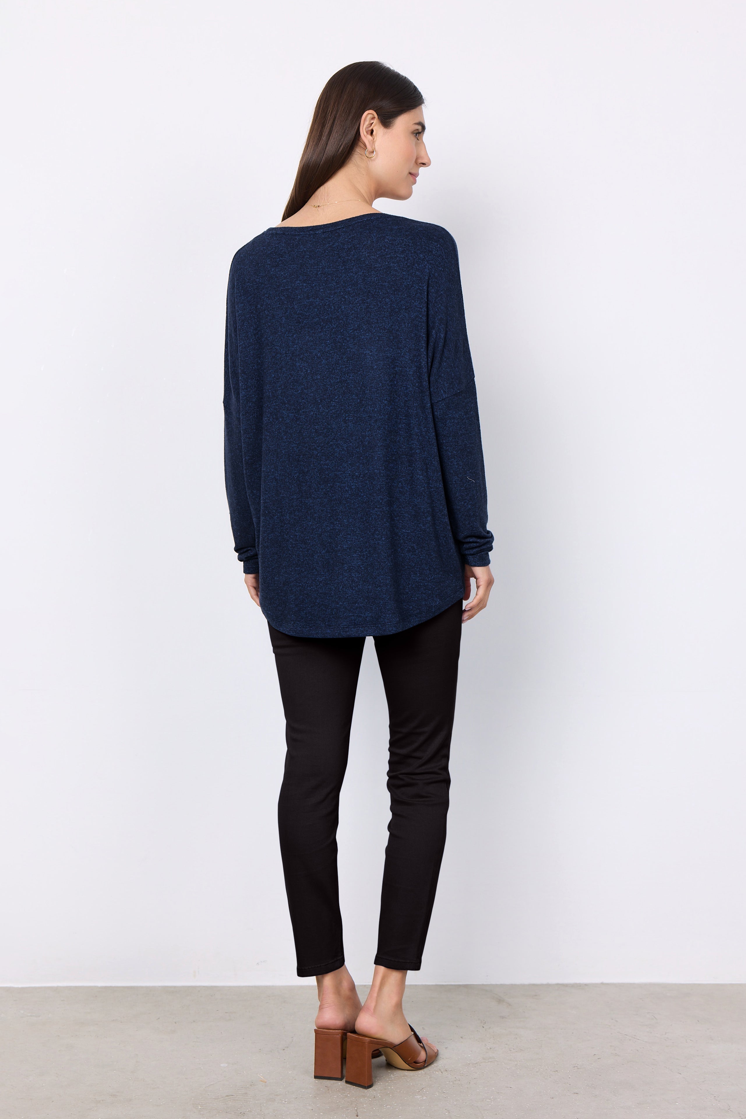 Biara Round Neck Long Sleeve Shirt