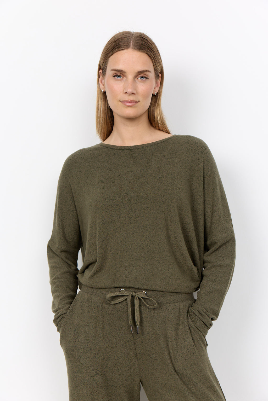 Biara Round Neck Long Sleeve Shirt