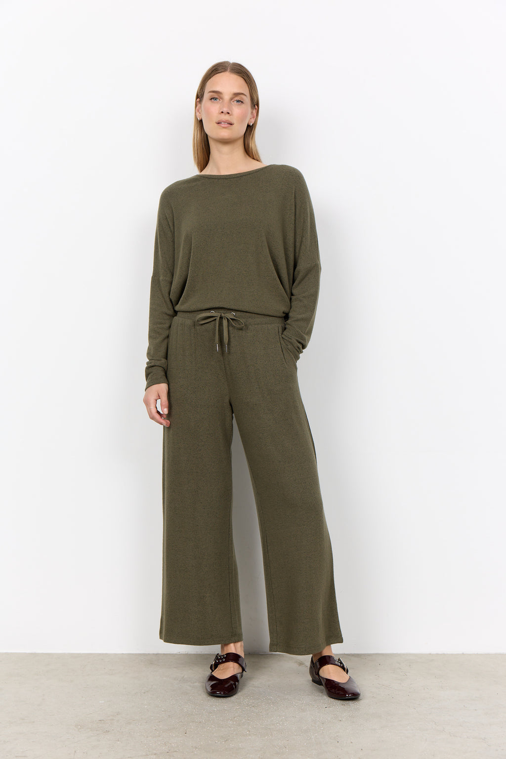 Biara Round Neck Long Sleeve Shirt