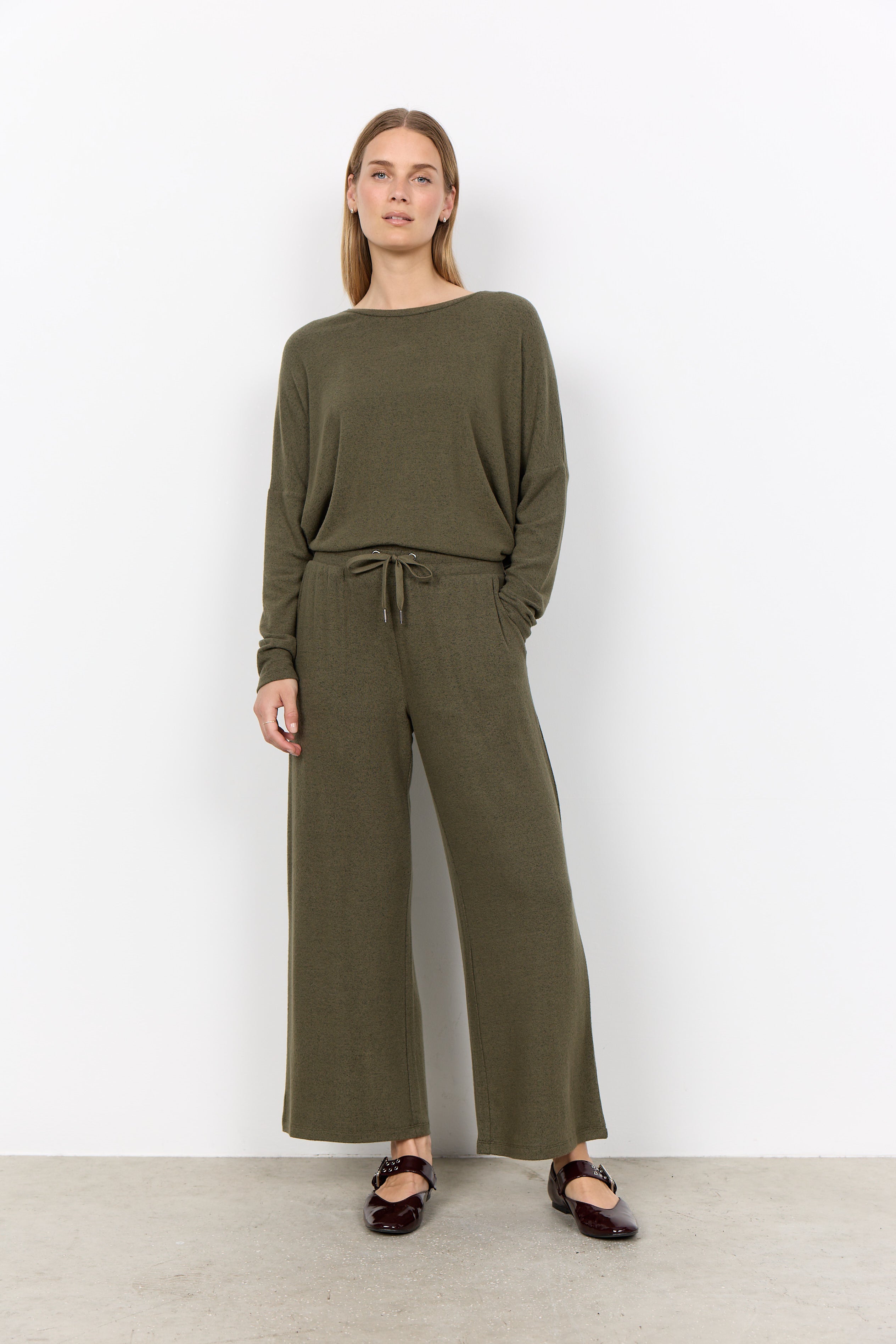 Biara Round Neck Long Sleeve Shirt