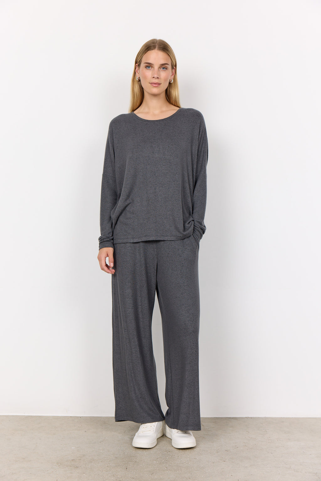 Biara Round Neck Long Sleeve Shirt