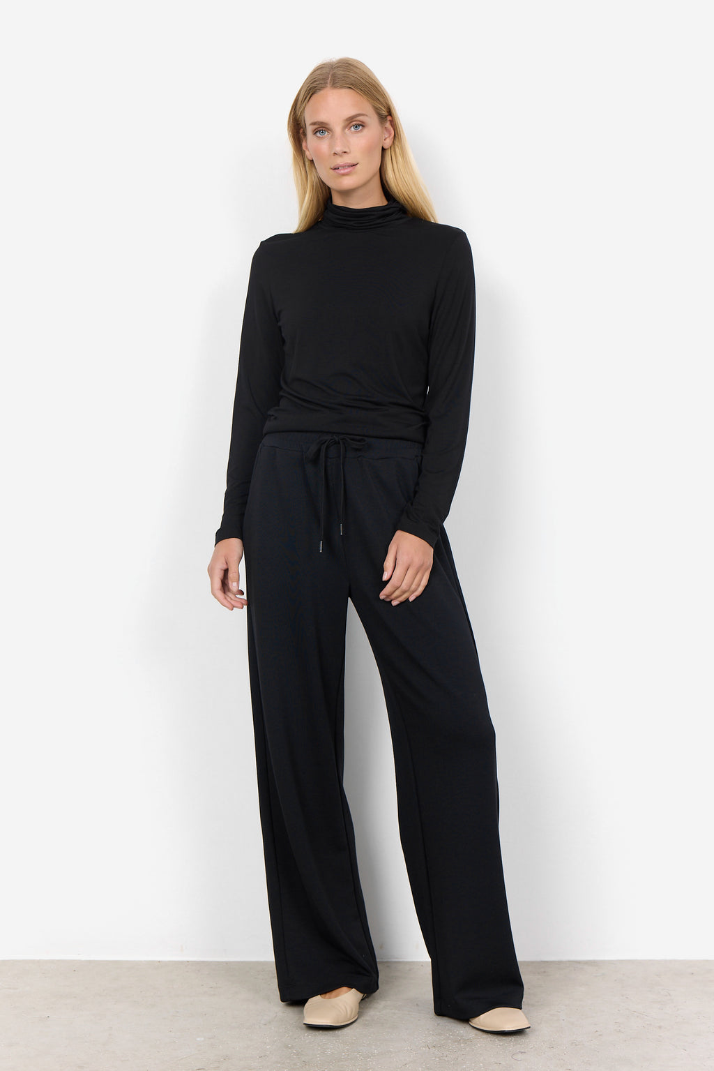 Marica Classic Long Sleeve Turtleneck