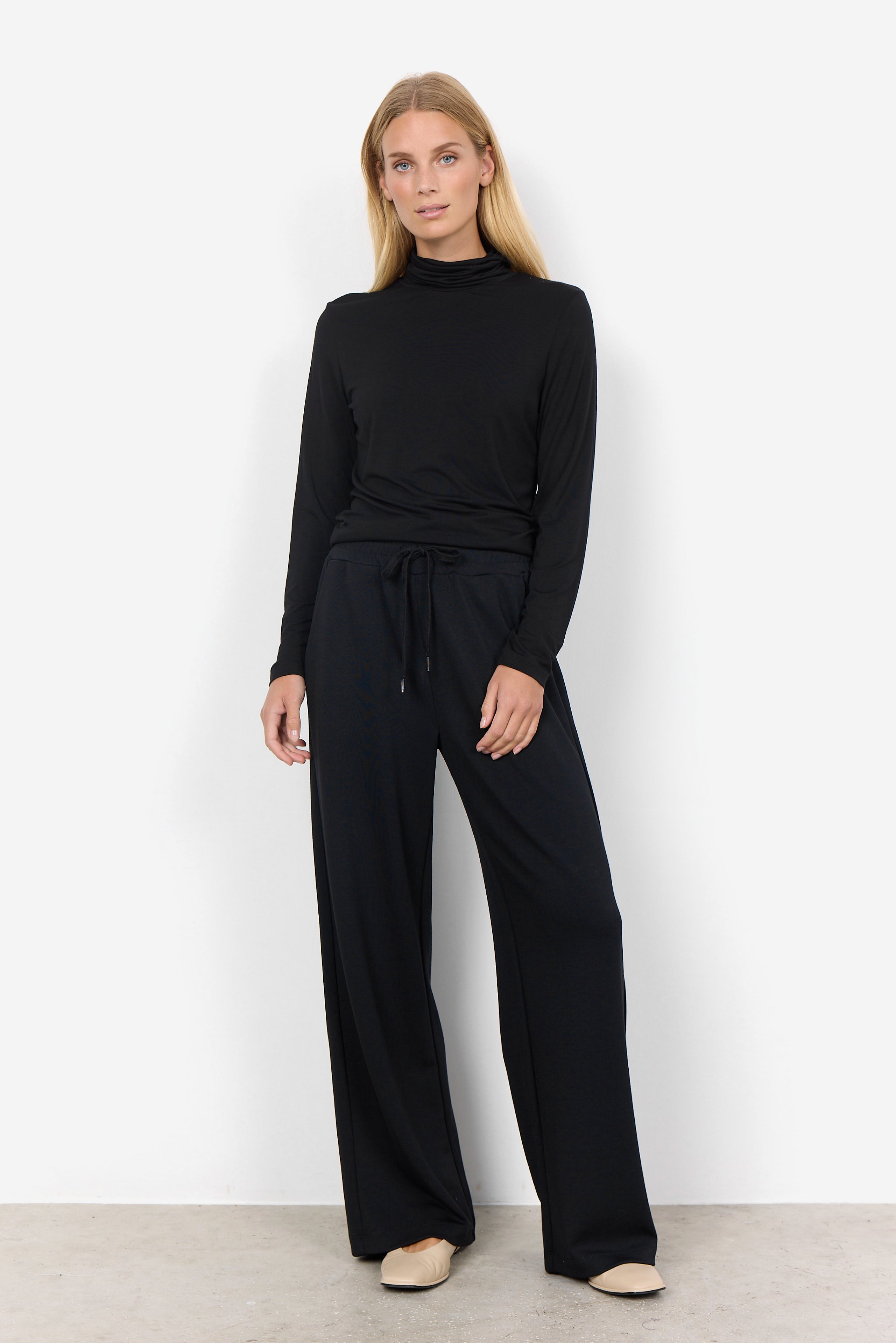 Marica Classic Long Sleeve Turtleneck