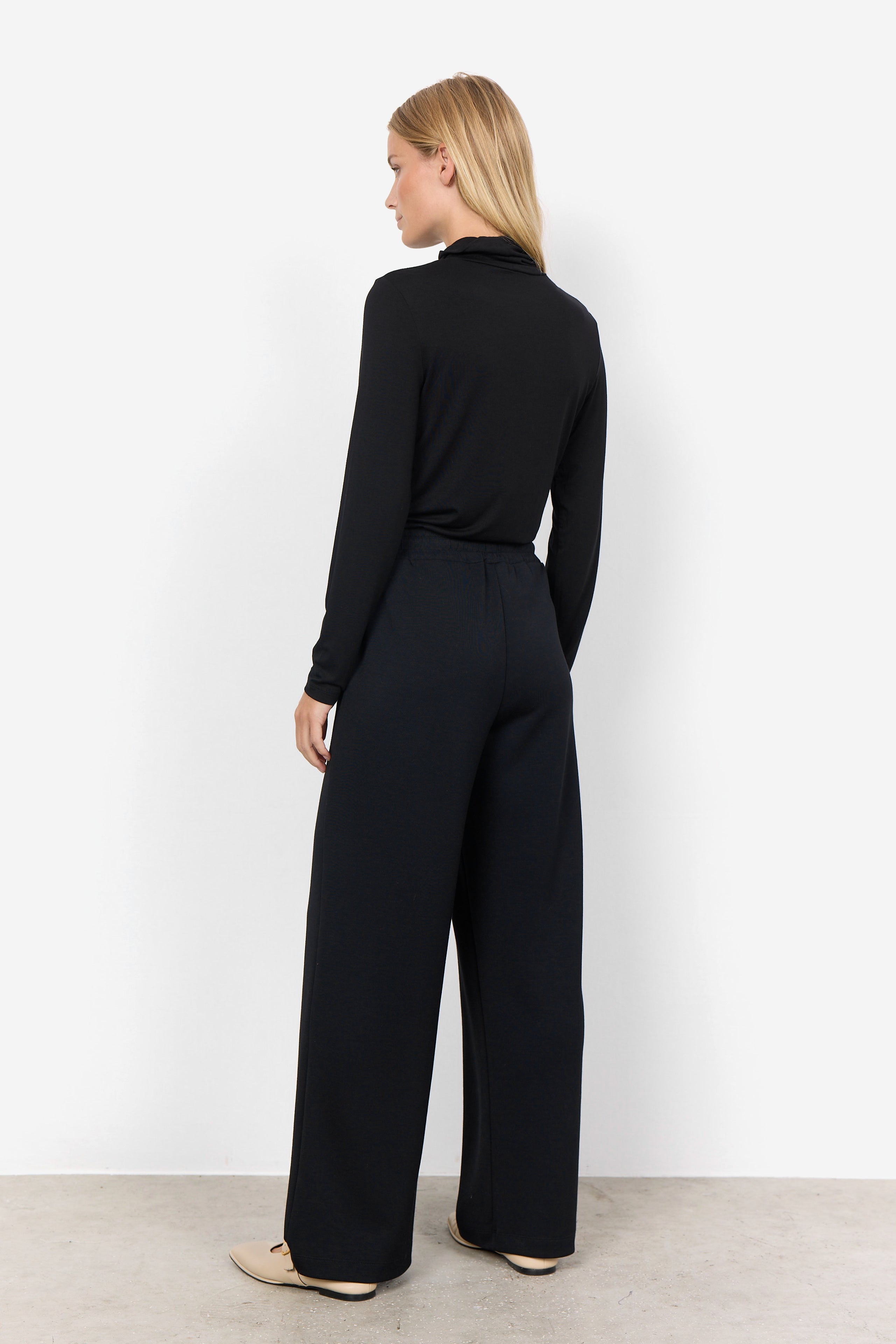 Marica Classic Long Sleeve Turtleneck