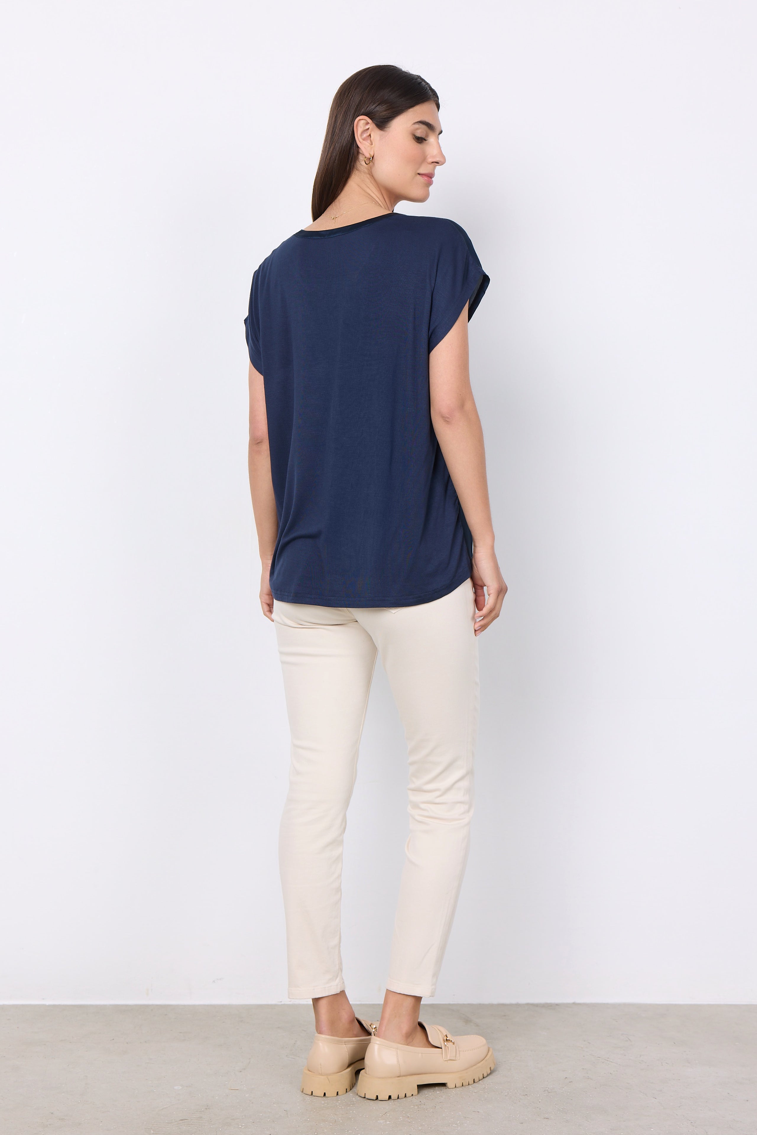 Thilde Silky V-Neck Placket Detail Loose Blouse