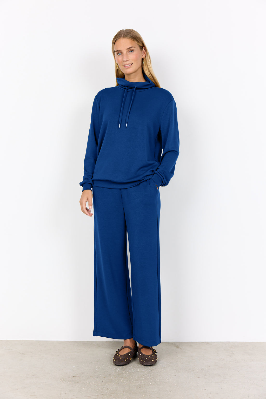 Banu Soft Drawstring Sweatshirt