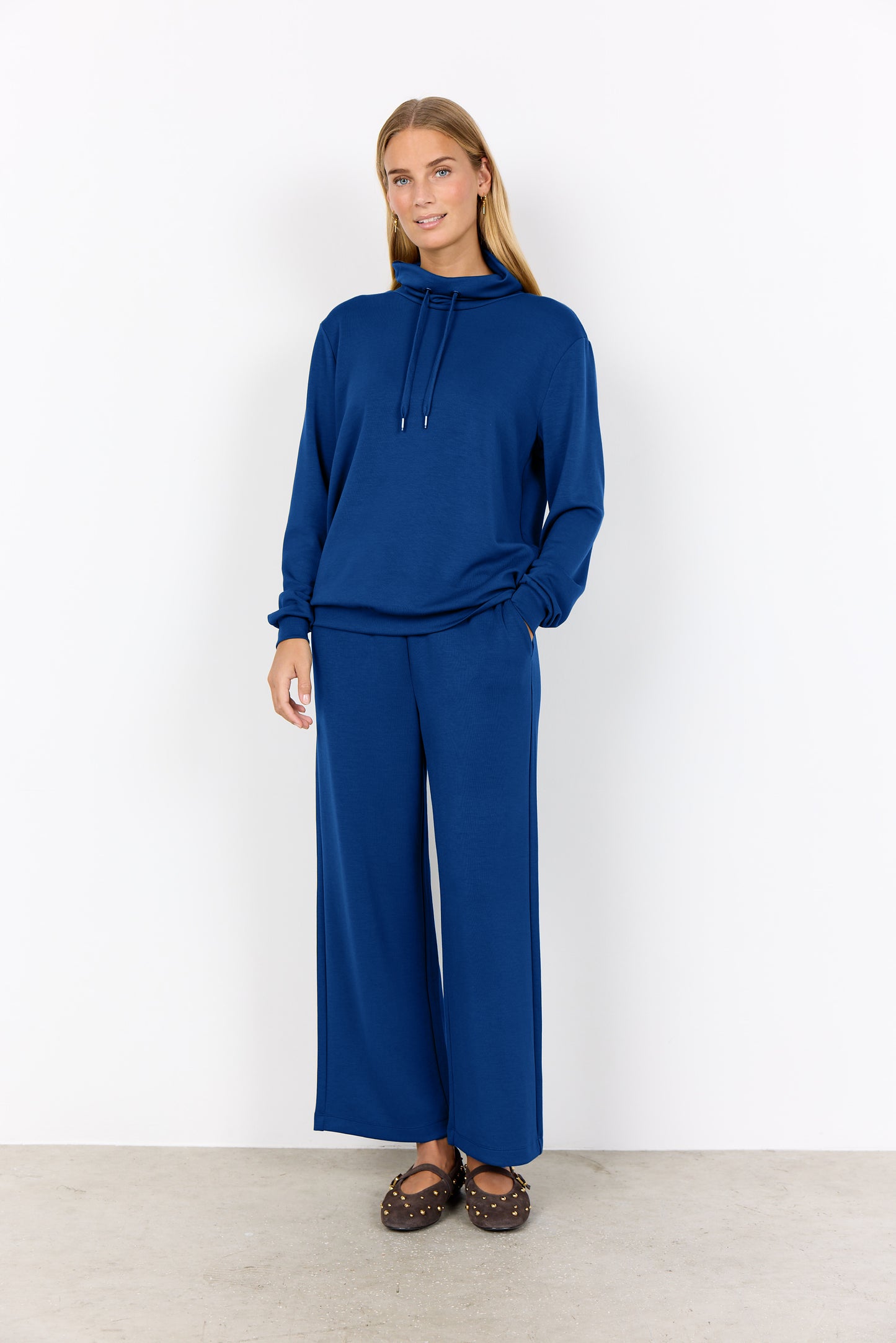 Banu Soft Drawstring Sweatshirt