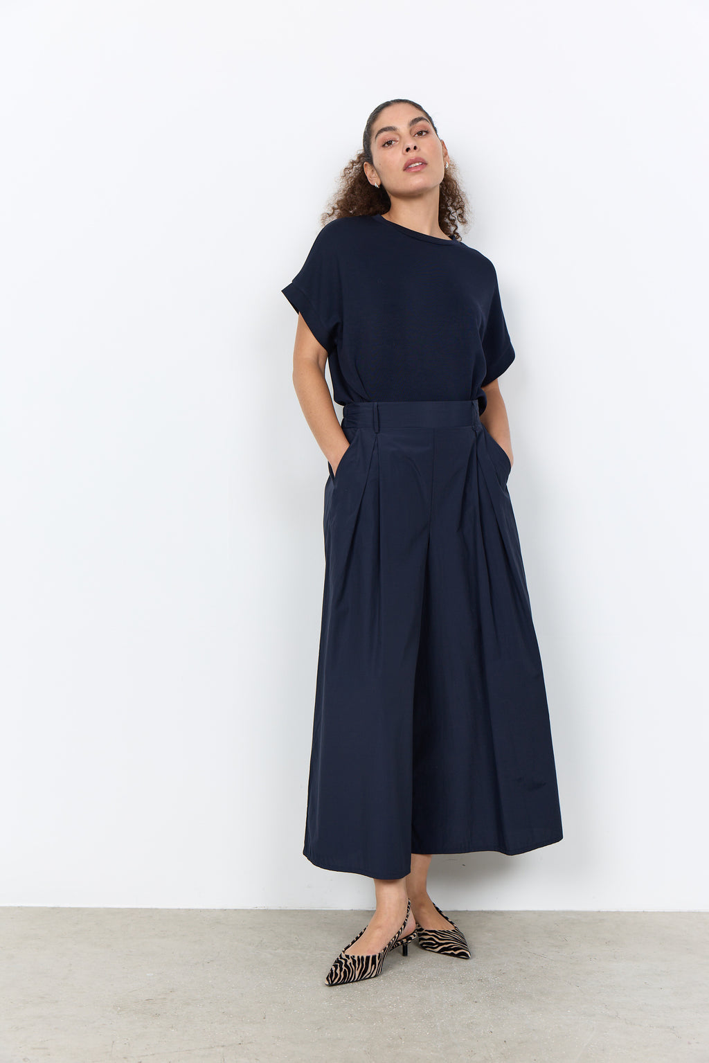 Banu Soft Rolled Sleeve Crewneck Top