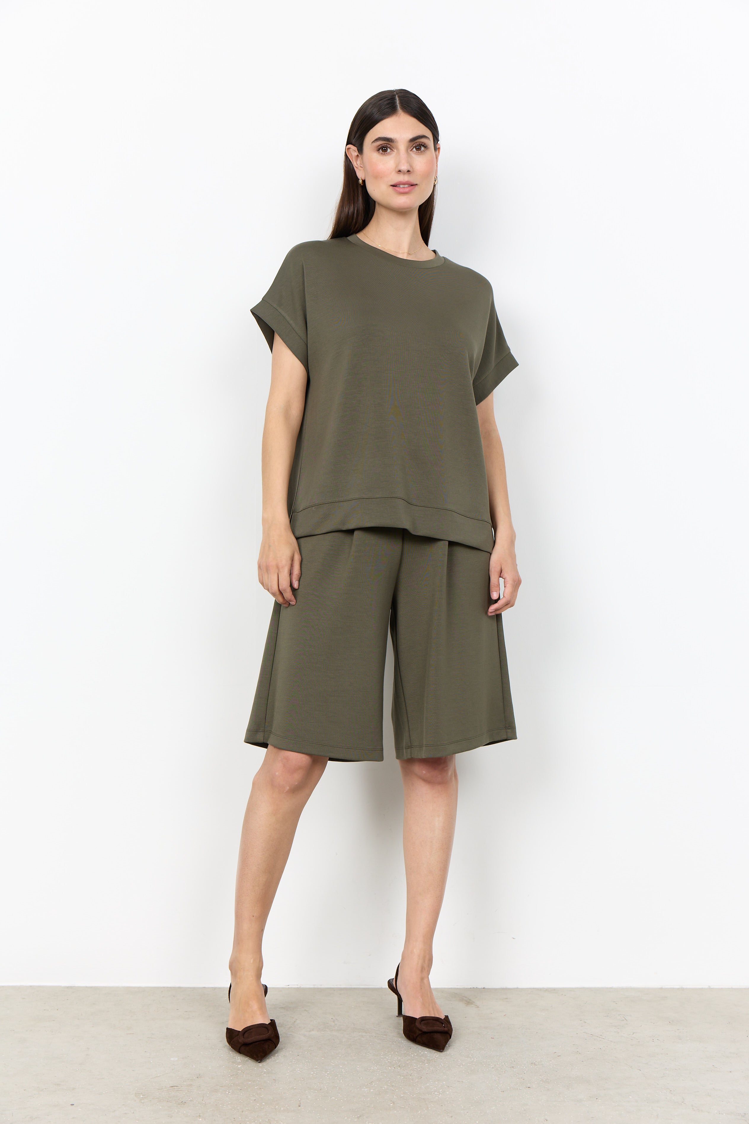 Banu Soft Rolled Sleeve Crewneck Top