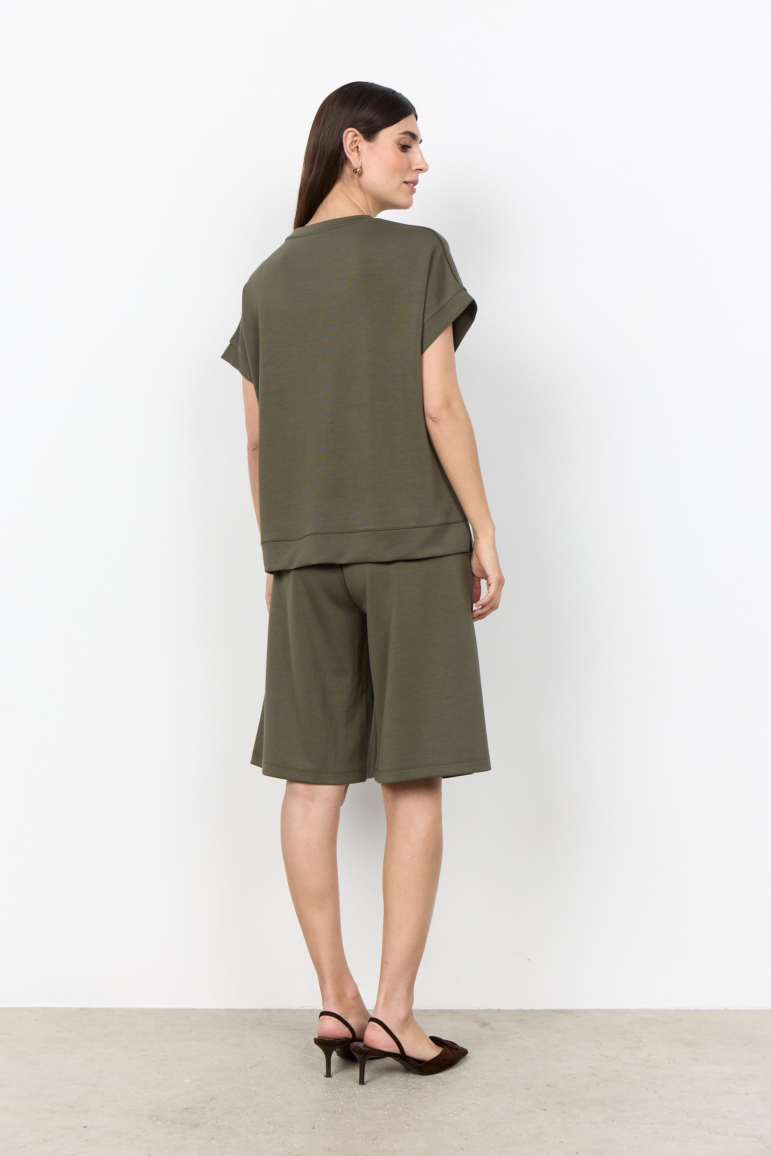 Banu Soft Rolled Sleeve Crewneck Top