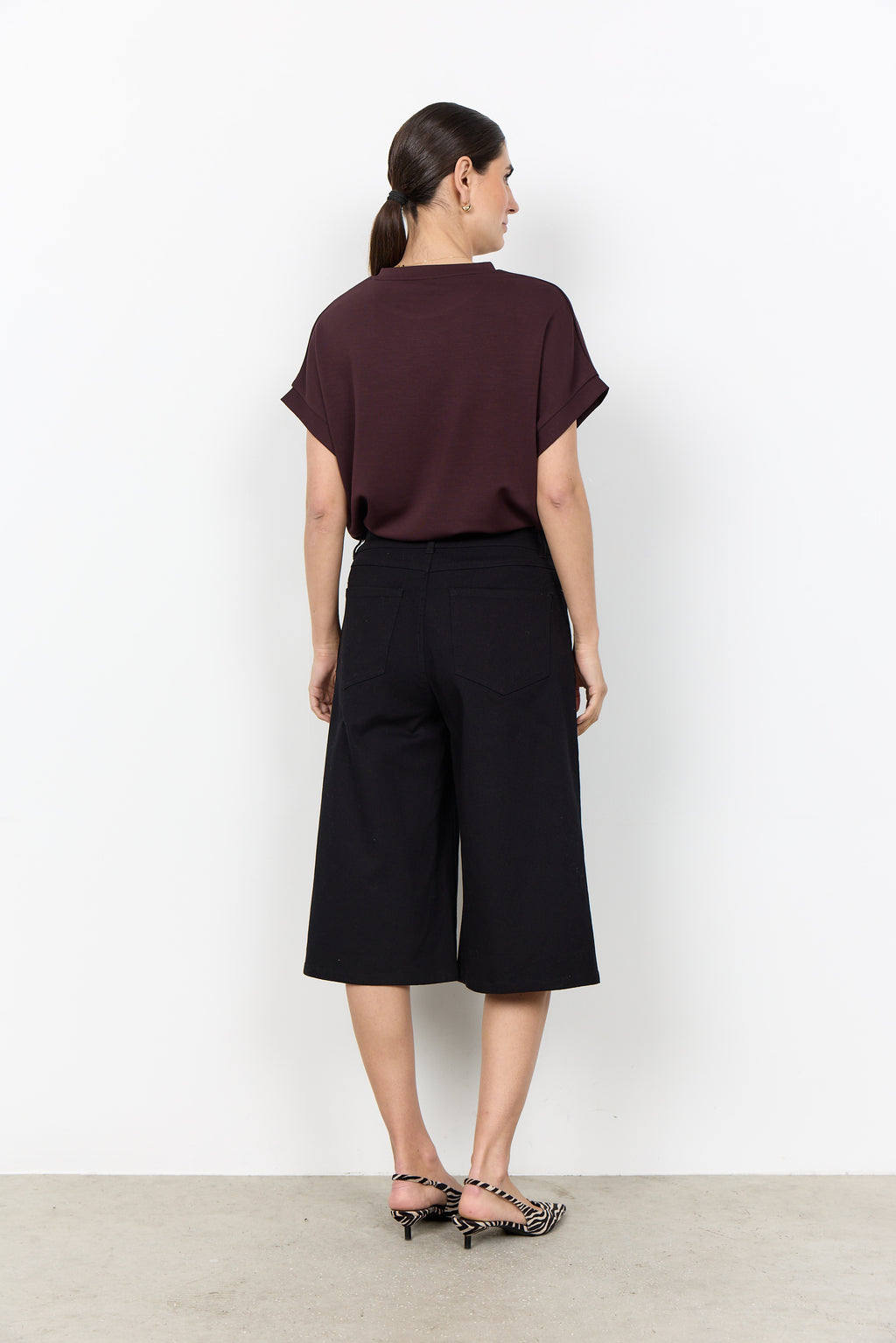 Banu Soft Rolled Sleeve Crewneck Top