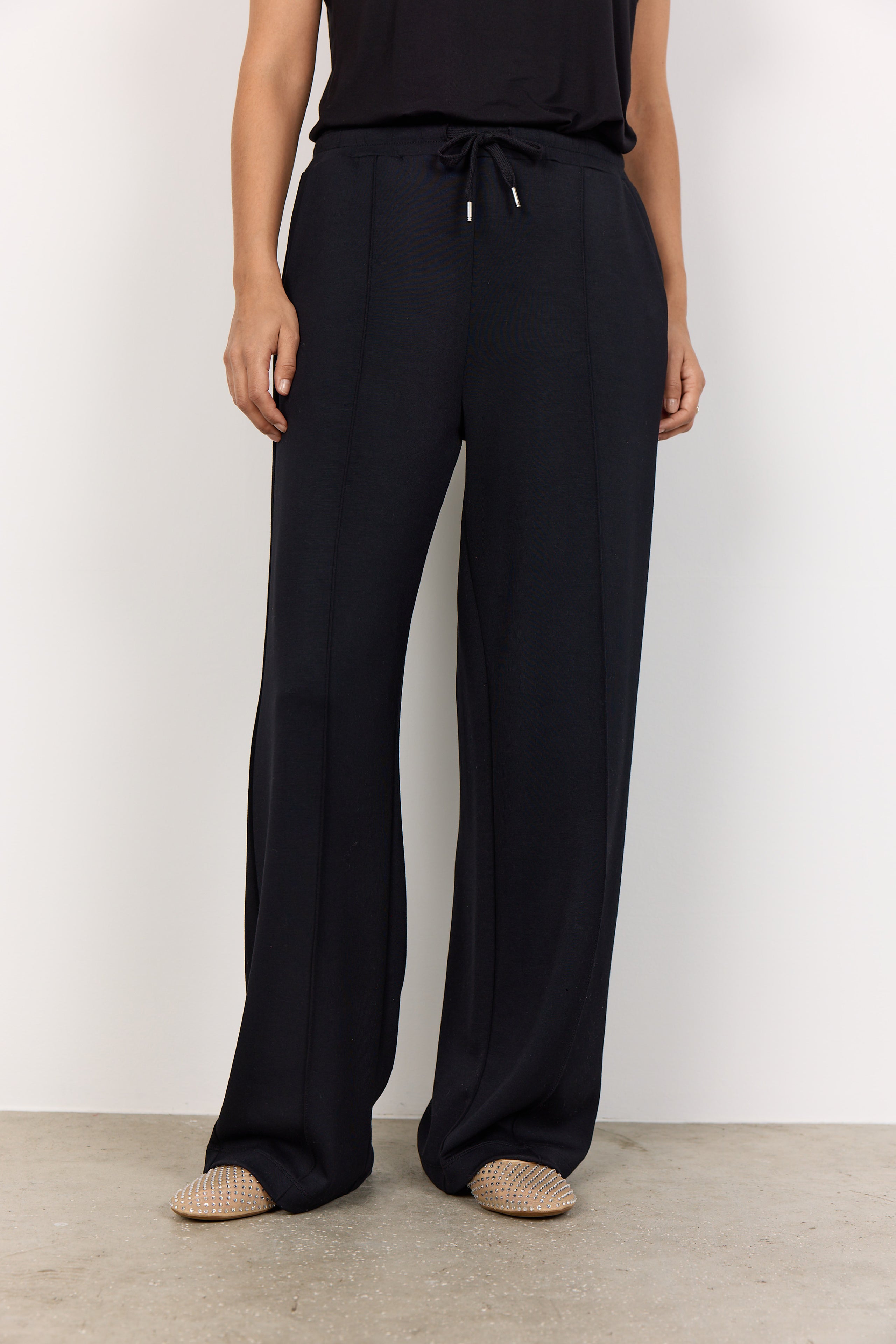 Banu Soft Pleated Drawstring Pant