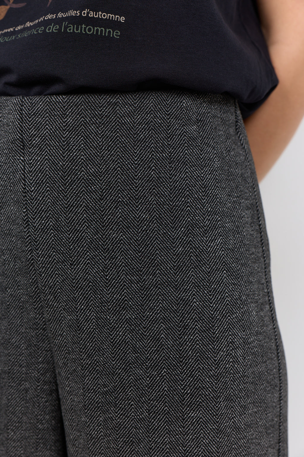 Hebe Straight Leg Textured Print Pant