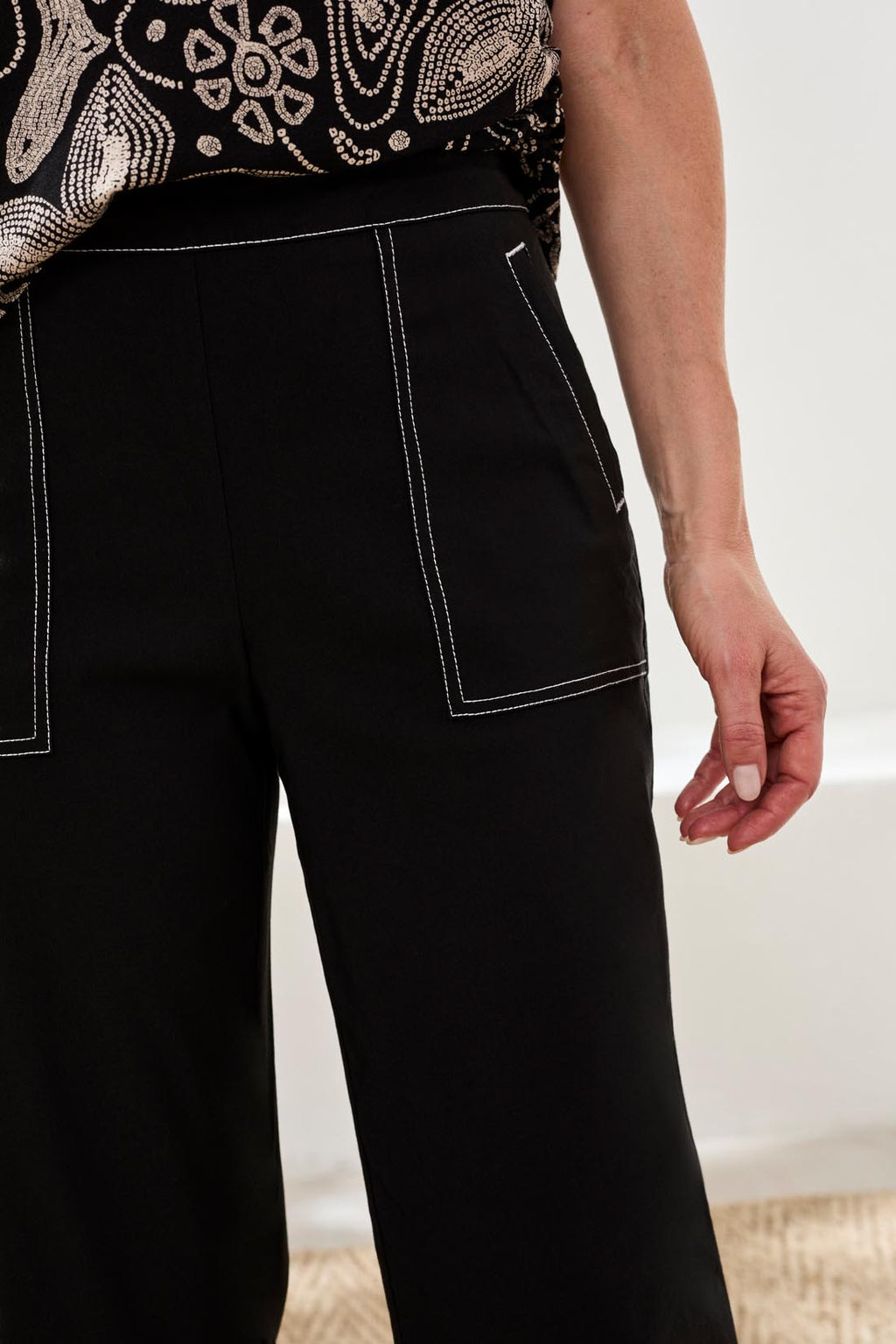 Pull-On Ankle Pant
