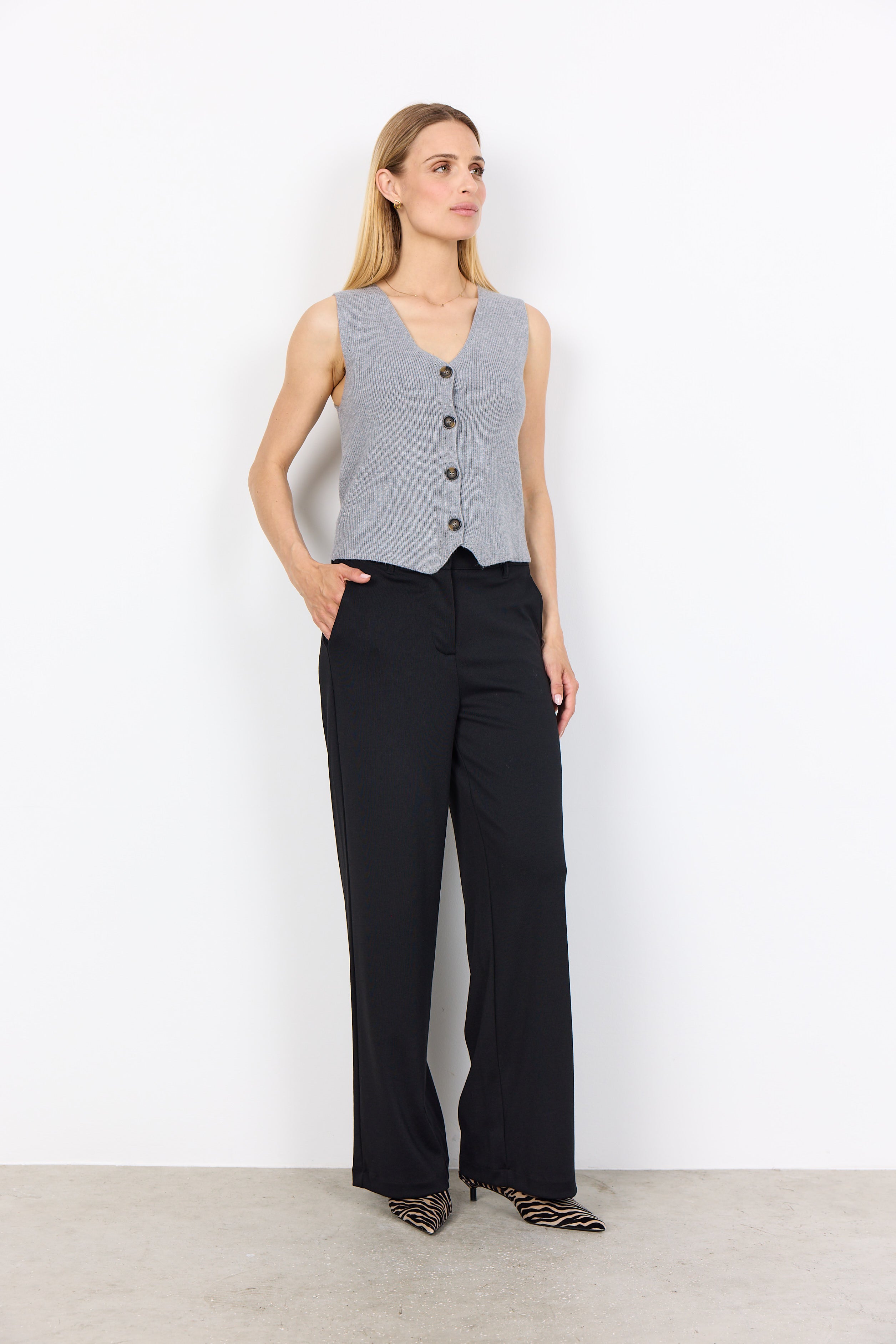 Kanita Ribbed Button Up Knit Vest