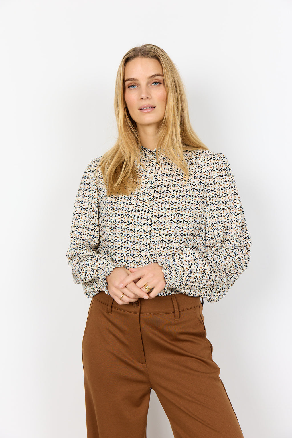 Bellua Mandarin Collar Geo Print Blouse