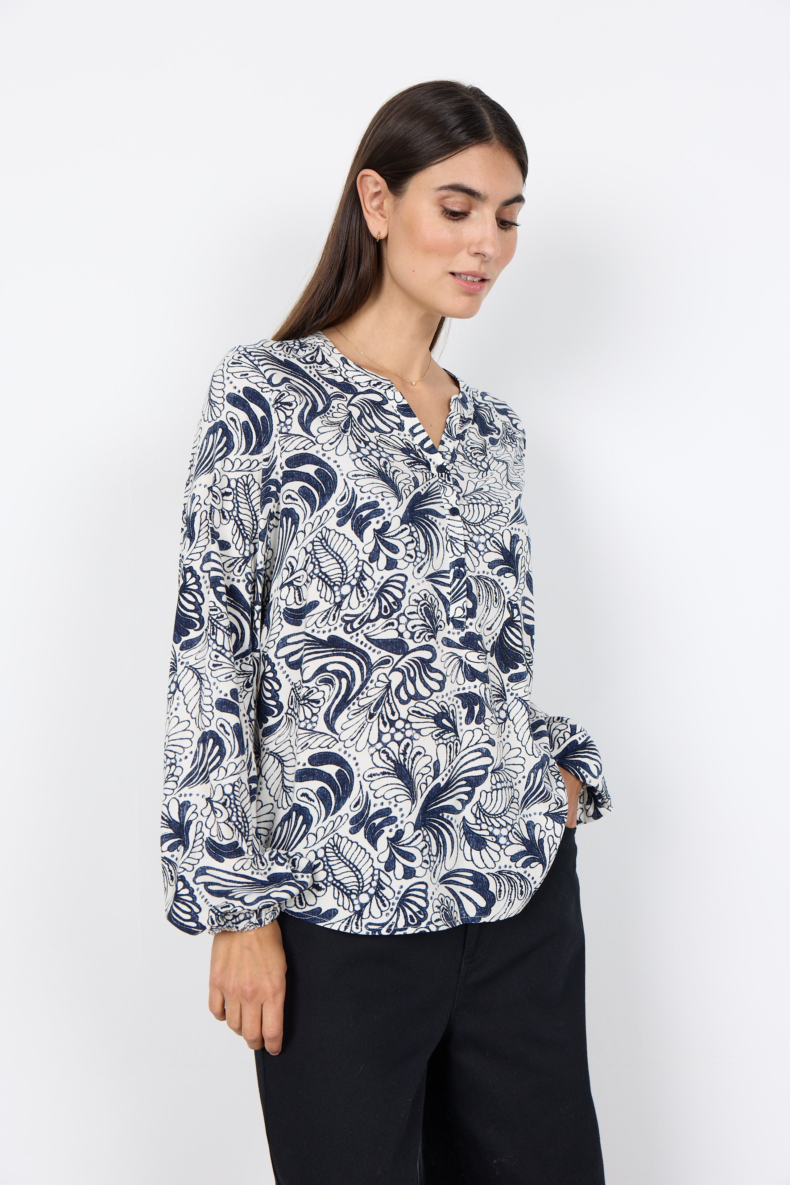 Bayan V-Neck Botanical Print Blouse