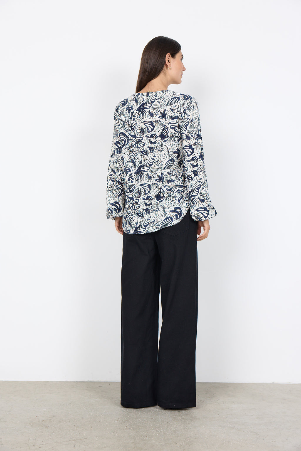 Bayan V-Neck Botanical Print Blouse