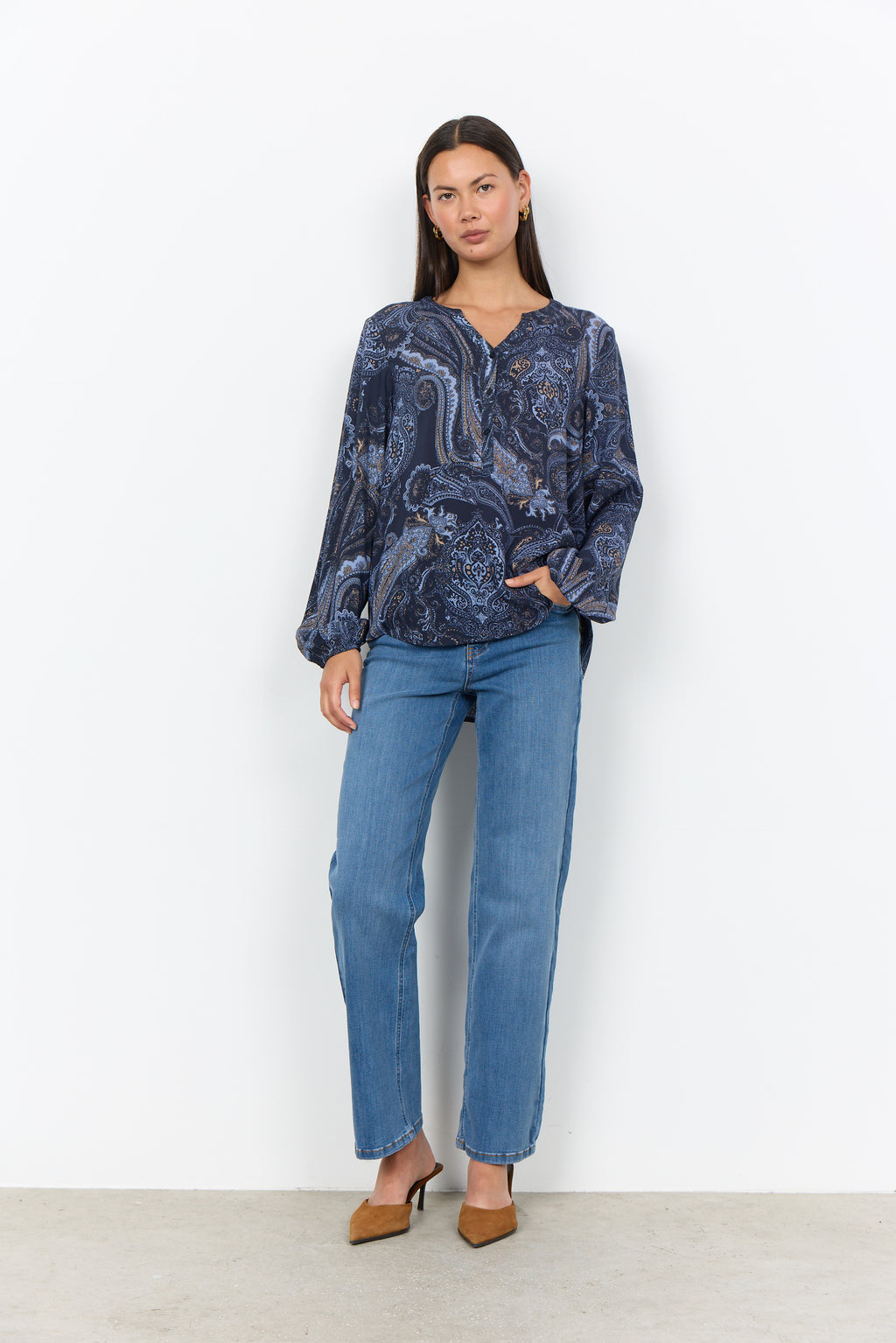 Halna V-Neck Paisley Print Blouse
