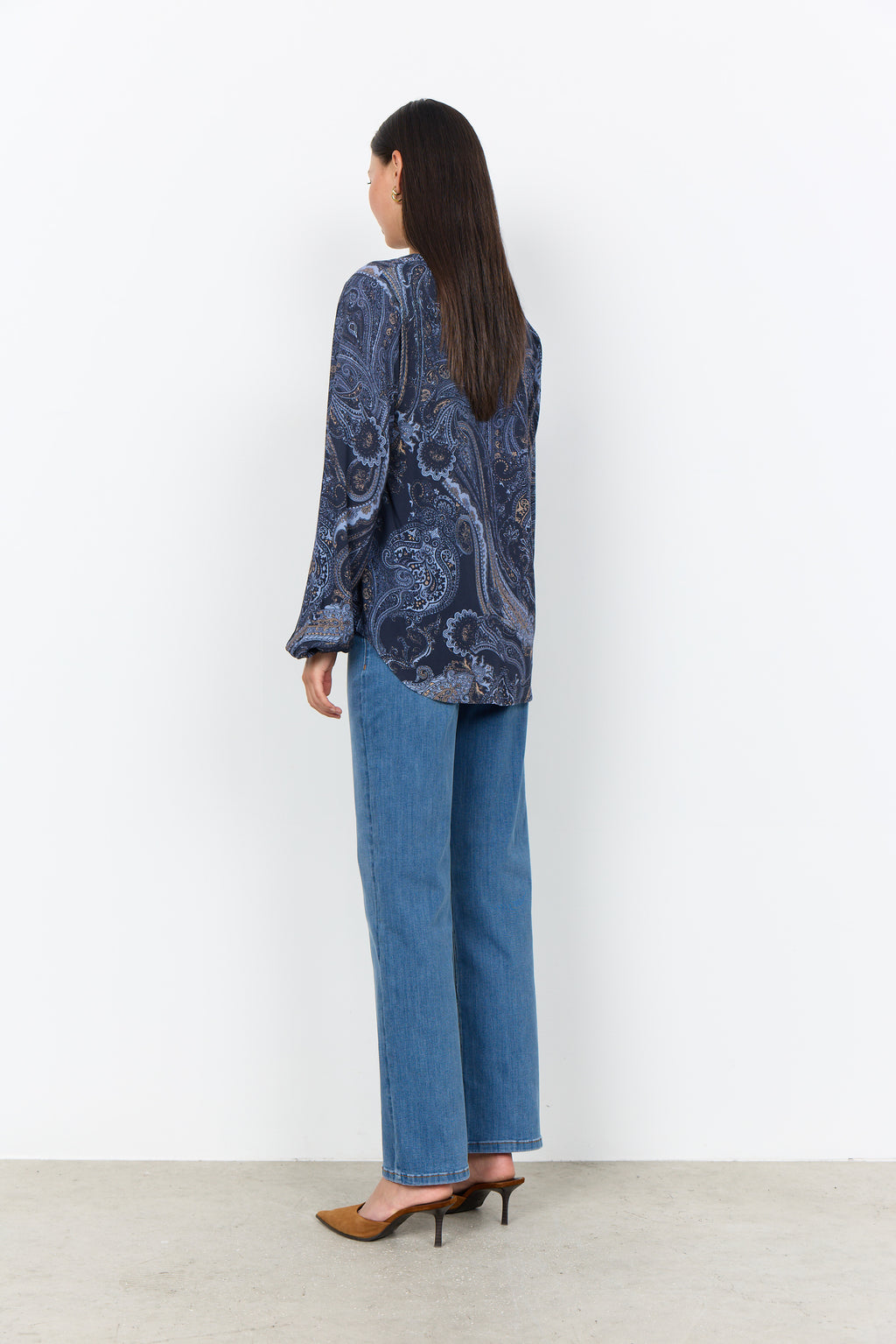 Halna V-Neck Paisley Print Blouse