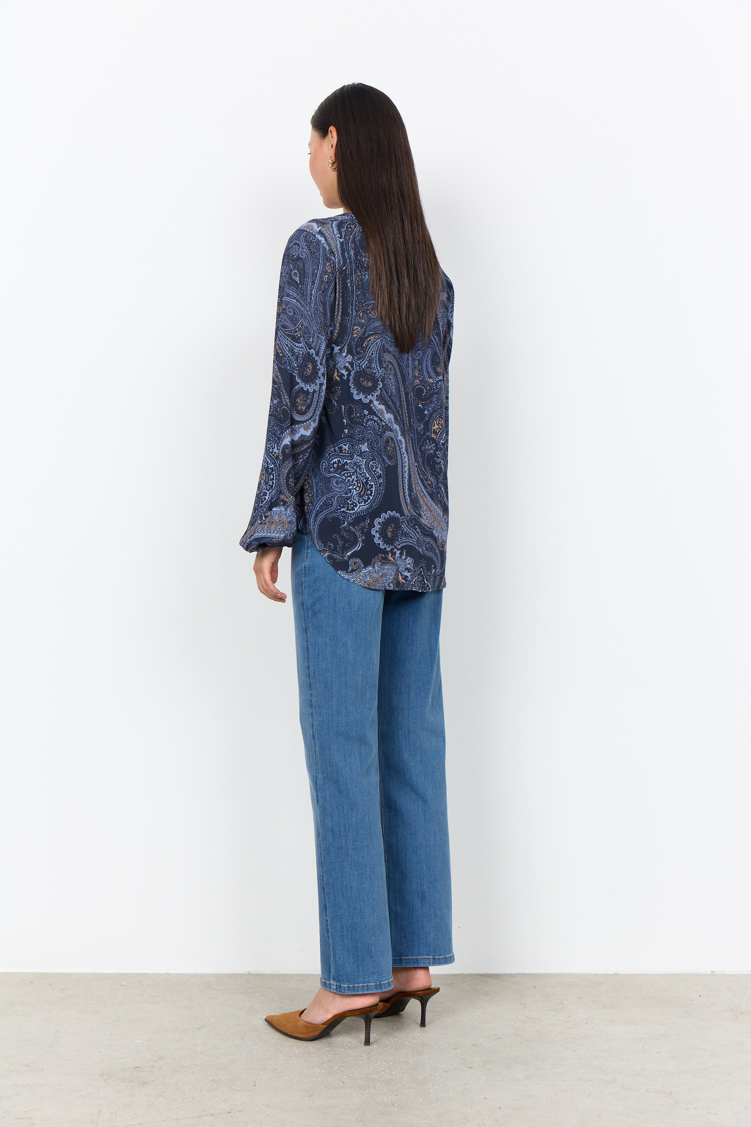 Halna V-Neck Paisley Print Blouse