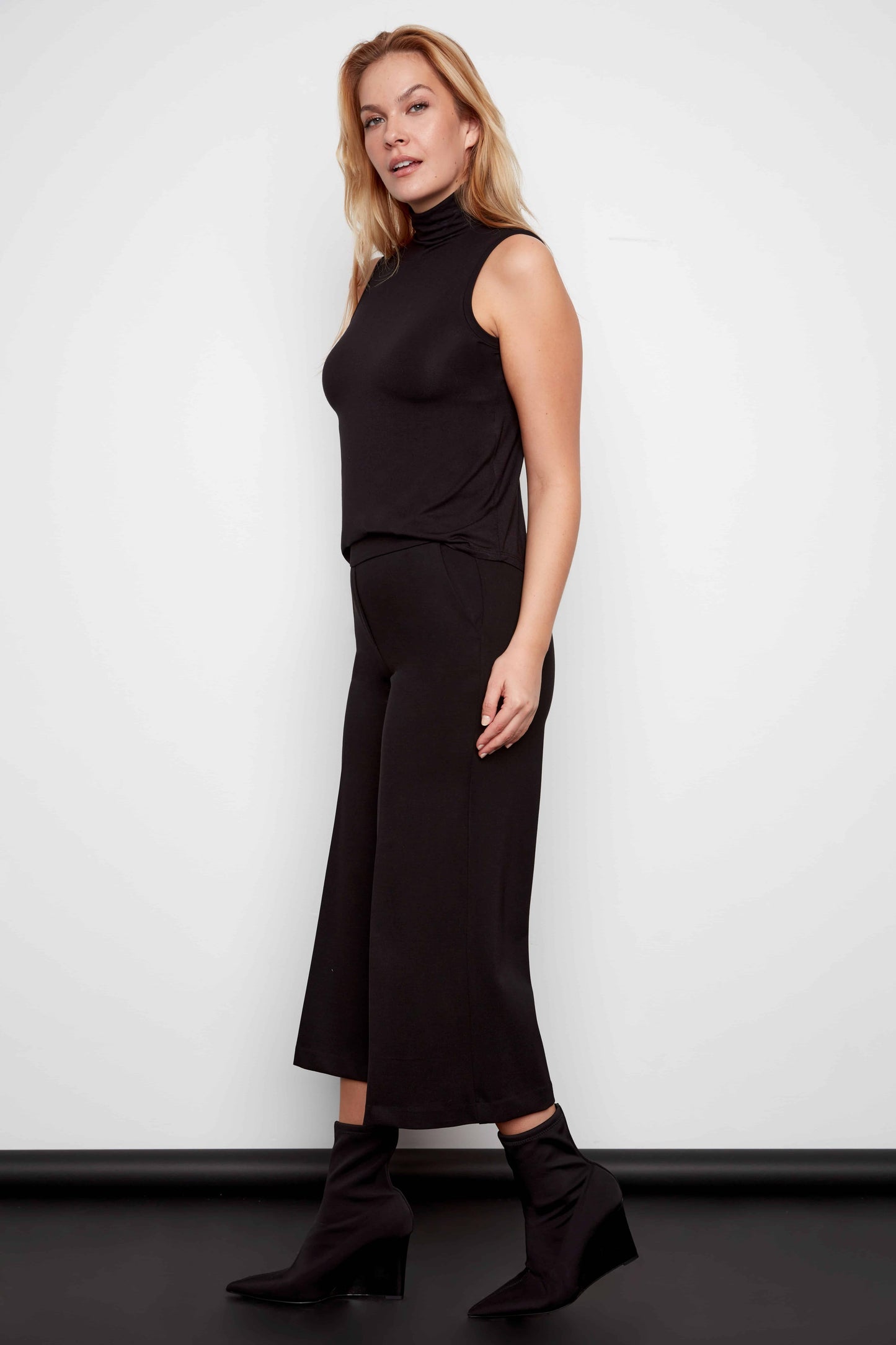 Senna Cropped Wide-Leg Ponte Pant