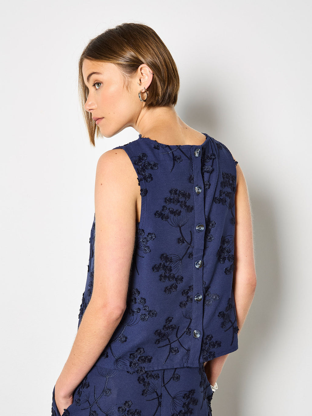 Dandellion Embroidered Linen Top