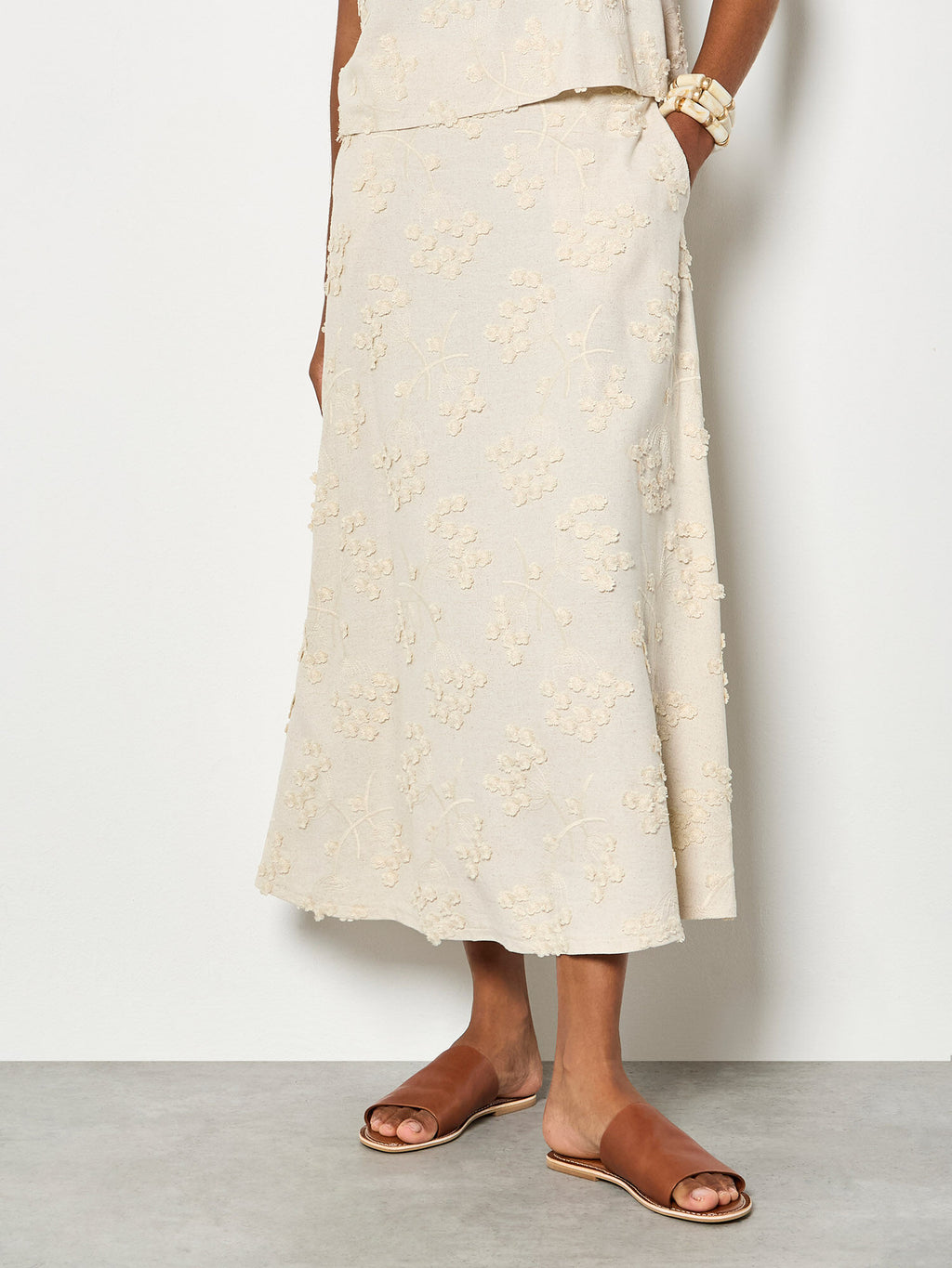 Dandellion Embroidered Maxi Skirt
